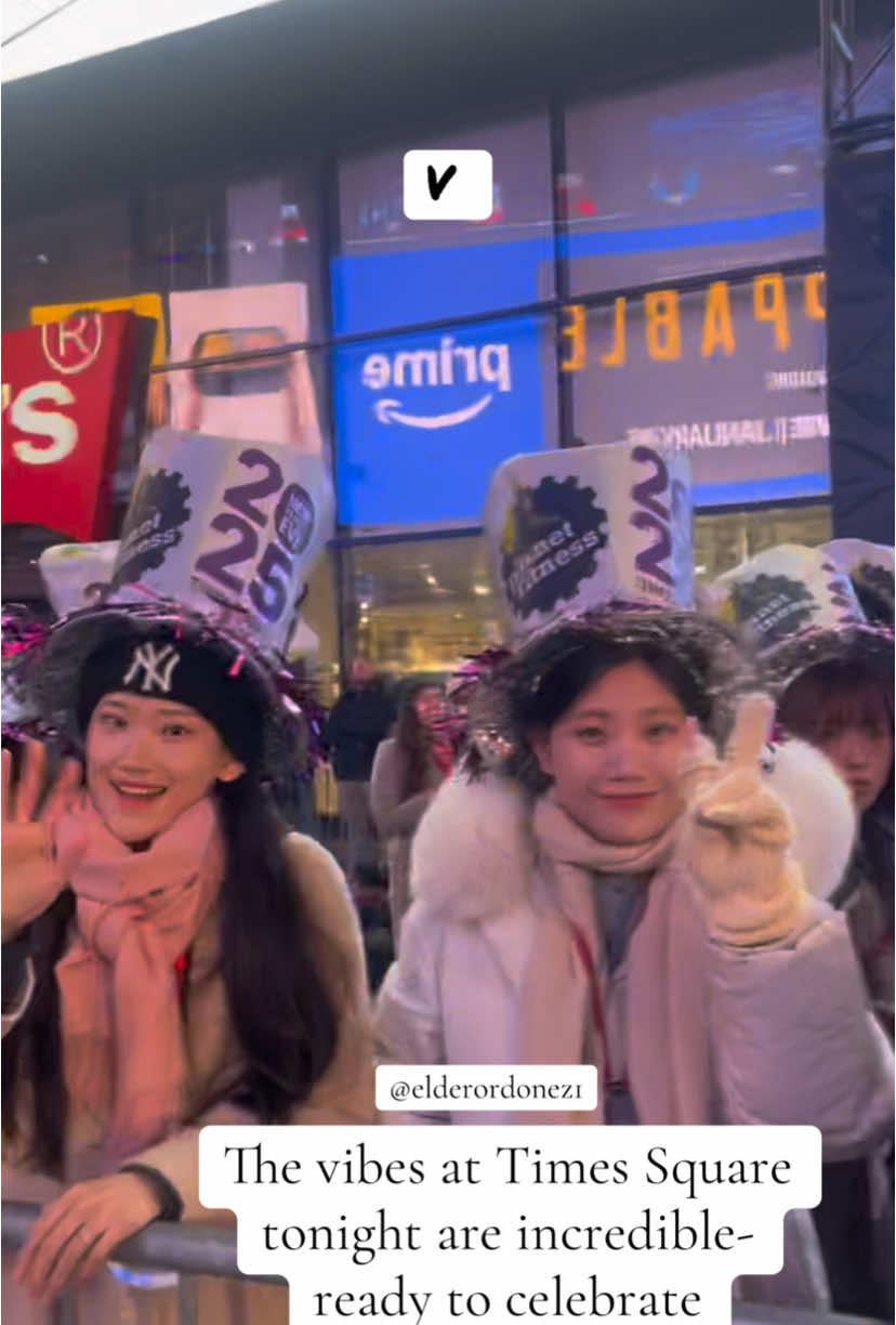 The vibes at Times Square tonight are incredible-everyone’s ready to celebrate New Year’s Eve! People started arriving as early as 3 PM, excited for the big event.(🎥) @elderordonez1 #ritaora #taylorswift #traviskelce #football #arnoldschwarzenegger #brucewillis  #tomcruise  #angelinajolie #christmas #fyp #yourpage #bradpitt  #newyork #awesome   #jenniferlopez #benaffleck #pretty #beautiful #happy  #justinbieber #haileybieber #kimkardashian #kyliejenner  #reels  #newyork #selenagomez #taylorswift #timessquare #newyear