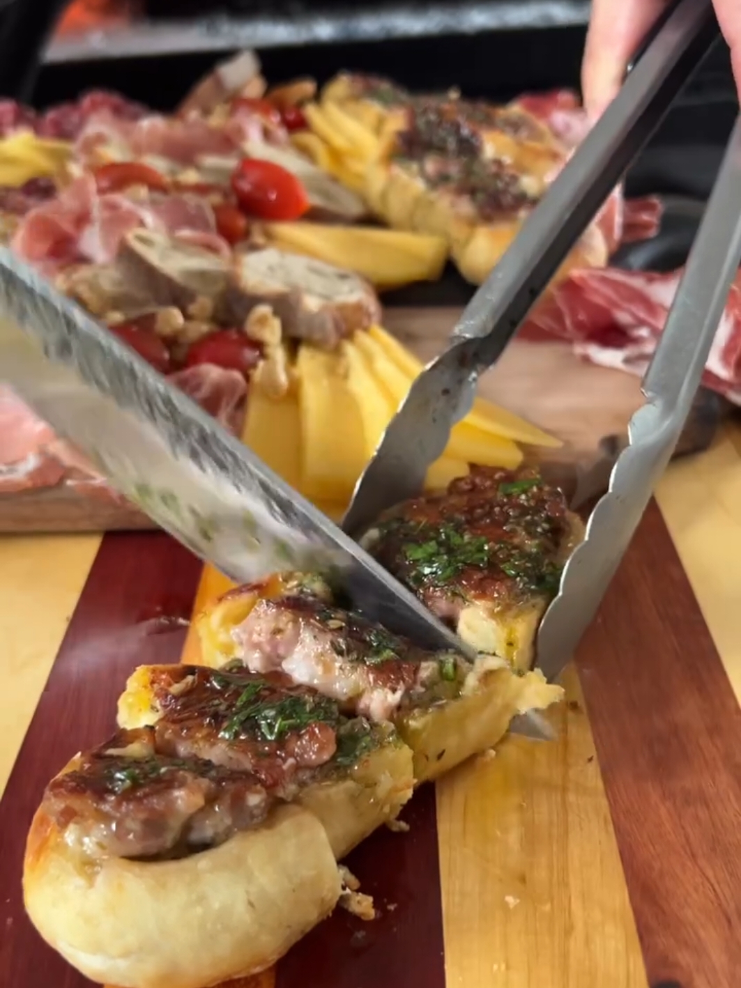 Pan con muzzarela chori y chimi 🤤 Video de : @El Mago Cocina  #cocina  #asado  #recetas s #comida a #argentina 