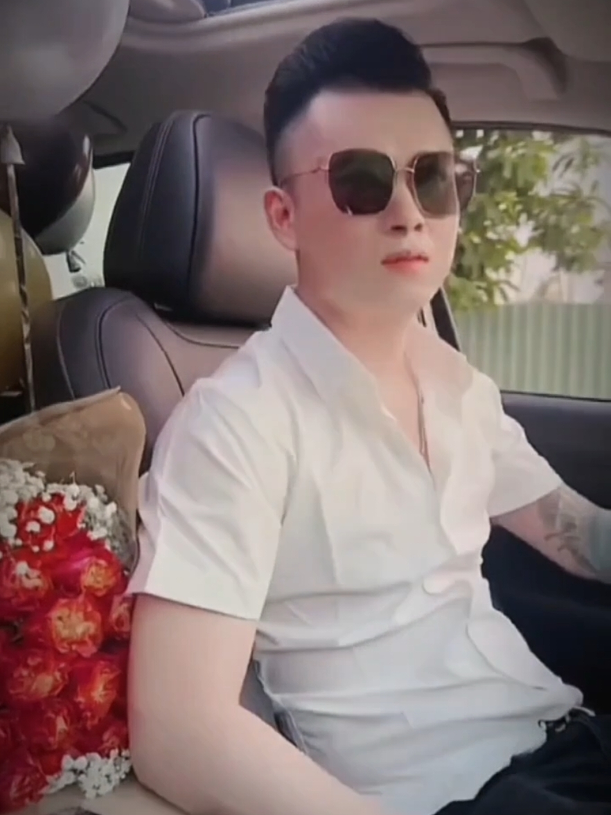 Happy birthday Thằng trong hình, chúc cho bản thân của tôi công việc thuận lợi, mong gì được ấy,mong năm mới những điều tốt đẹp đến với tôi.. Happy New year tất cả các bạn, một Năm Mới An lành🥰#capcuttutorial @Hoàng Anh 1991 @DJ.Hoàng Anh 1991 