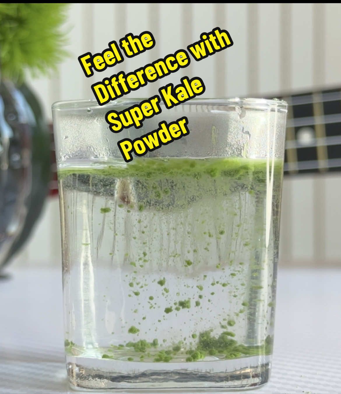 Looking for an easy way to boost your daily antioxidants and vitamins? Try Super Kale Powder! This 4-in-1 blend of barley grass, moringa leaves, kale, and stevioside supports your health and boosts your energy every day. #SuperKalePowder #HealthyLiving #Antioxidants #Superfoods #GreenDrink