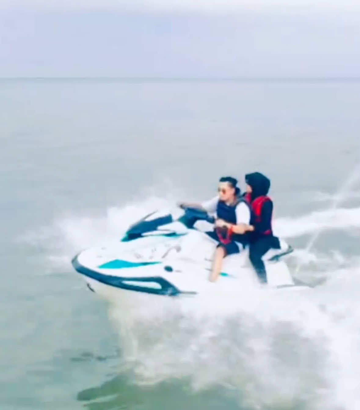 #jetski #utamarayasitubondo #wifeandhusband 