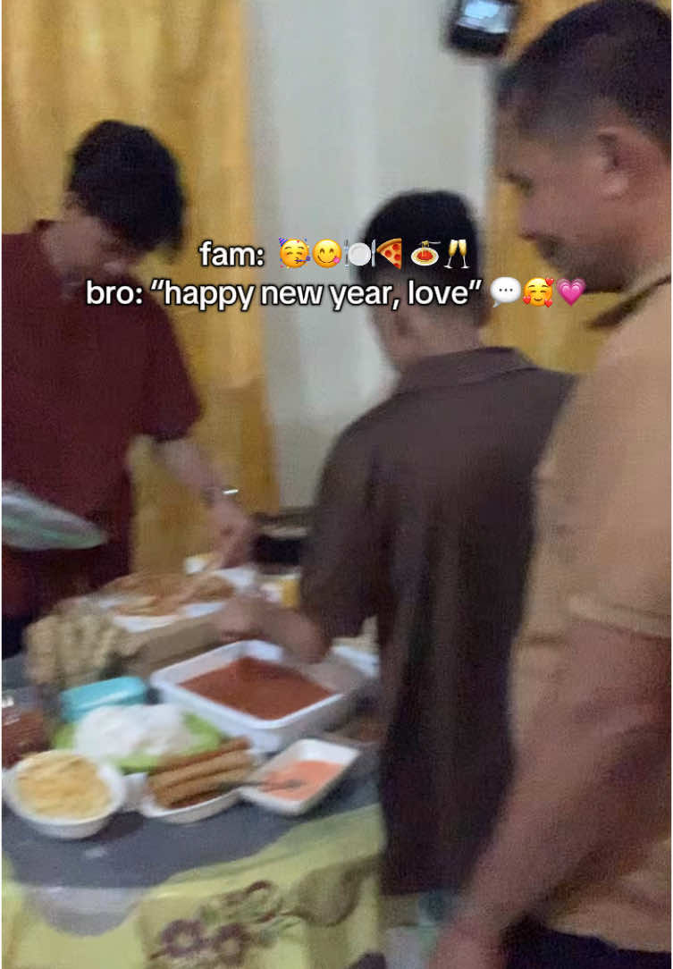 bro knows his priority. HAPPY NEW YEAR GUYS!!! 🎆🥂 #fyp #foryou 