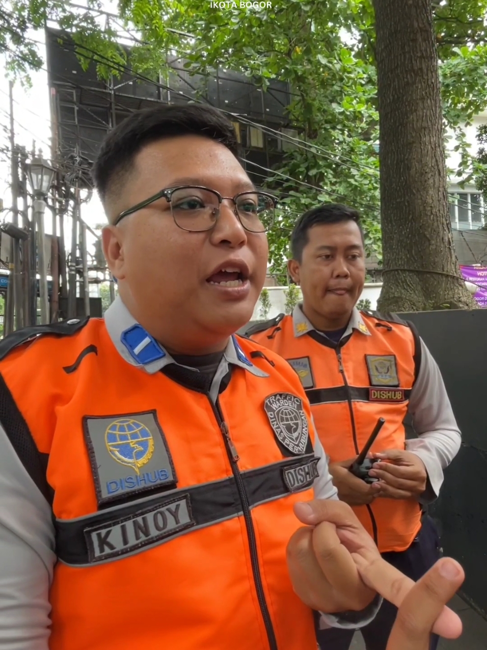 Nah untuk wisatawan yang mau ke Kebun Raya Bogor, mimin sih rekomendasiin lewat Pintu 3 ini sih 🥸 #dishub #dishubkotabogor #kotabogor  @marsesaputra  @Dimas Tiko Ps 