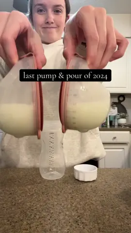 last pump & pour of 2024 using no other than @momcozy V1 Pro pump! and no I’m not staying up to watch the ball drop since baby still wakes up in the MOTN🫠 see you all next year! can’t wait to see what the new year has in store for us! #fyp #exclusivelypumping #pumpandpour #newyearseve #momtok #firsttimemom 