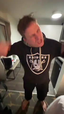 Who is this DIVA #fyp #relatable #fypp #dad #blowup #funnytiktok #newyears 