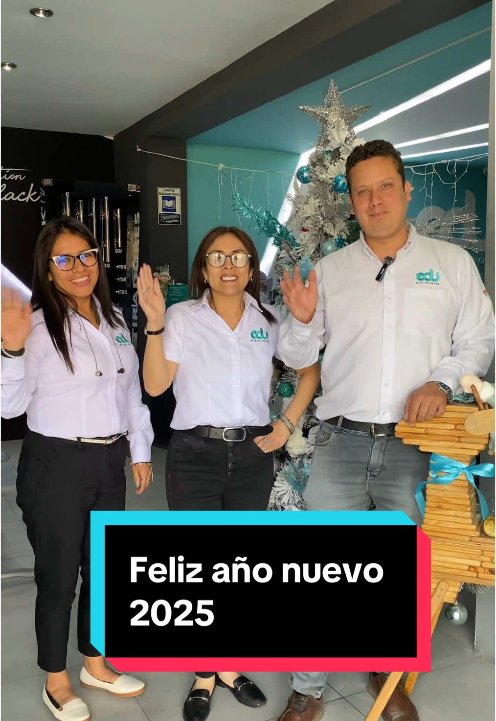 #AñoNuevo 🎉  A pocas horas de recibir el 2025…parte de nuestros asesores comerciales quieren darles un mensaje. ¡Gracias por ser parte de la familia de Edú Holding Group! 🥳 🫂 . . #añonuevo #newyear #eduhg #deseos #eduholdinggroup #fyp #parati #Vidriero #Aluminiero #vidrieria  #peru 