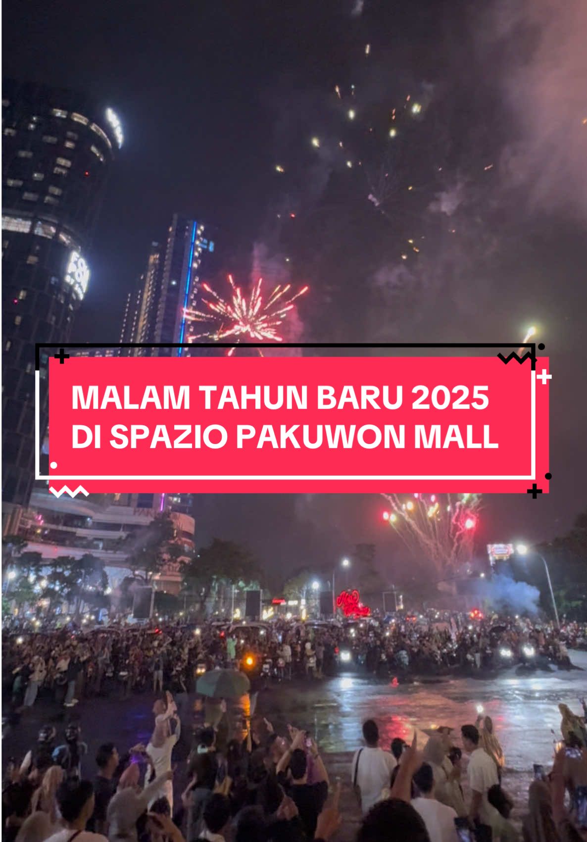 Spazio gak pernah ngecewain🫶🏻  #malamtahunbaru #spaziosurabaya #pakuwonmallsurabaya #kembangapi #fireworks #surabayaviral #surabaya24jam #surabayaterkini 