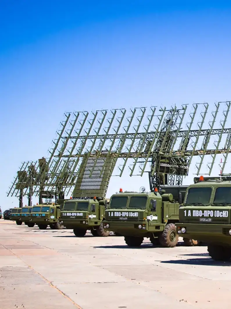 The Nebo-M or Nebo-ME radar is a new radar developed from the Nebo family of 2D and 3D Very High Frequency (VHF) mobile air surveillance radars. The Nebo-M radar can automatically interact with the S-400 and S-300 air defense systems. The Nebo-M radar combines three independent radars carried by separate vehicles operating in the centimeter, decimeter, and meter bands, where the radars can operate independently and together. The Nebo-M radar has the ability to detect the F-22 Raptor and F-35 Lightning II from a distance of 600 km. The Nebo-M radar is in circular scanning mode, capable of tracking up to 200 aerodynamic targets including hypersonic missiles at distances and altitudes of up to 600 km. In sector scan mode, Nebo-M can track up to 20 ballistic targets at distances of up to 1,800 km and at altitudes of up to 1,200 km. The Nebo-M 3-D radar system has a multi-band programmable design, can detect aircraft and ballistic missiles at a distance of one thousand kilometers. #military #russianmilitary #soviet #radar #fyp #xyzbca 