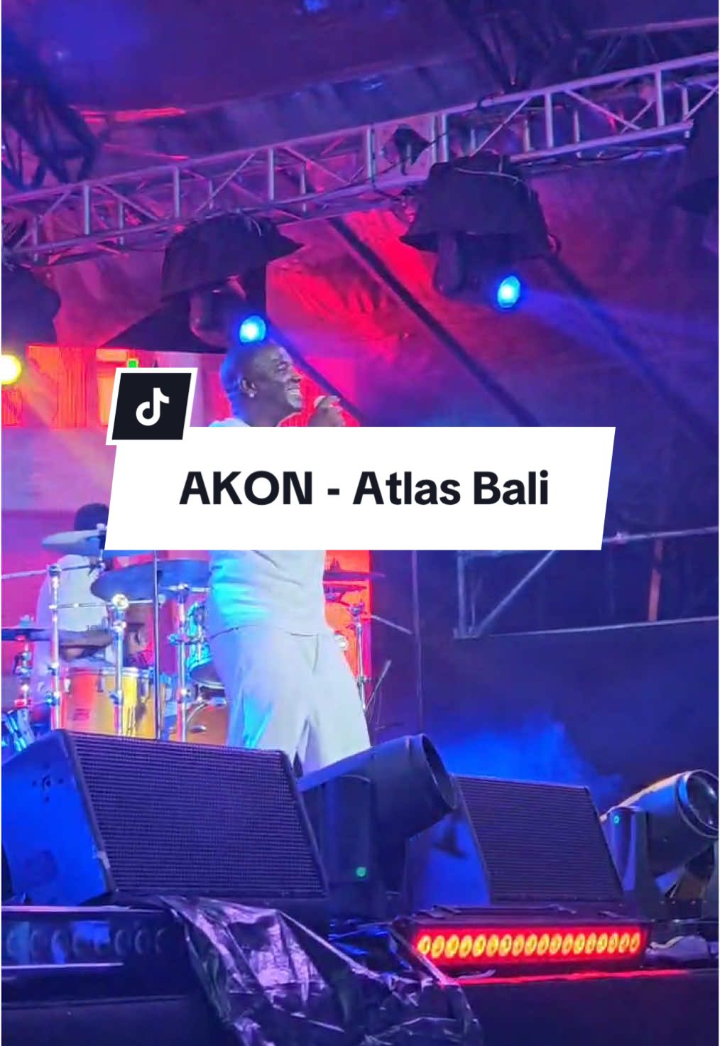 Video by laki gue dia di VIP dan kita bertiga di CAT 1 tapi diapun dari VIP turun ke CAT 1 karena emang sedeket ituuu 🤣 📍 Atlas Bali, Indonesia #akon #atlasbeachfest #newyear #bali #foryoupage 