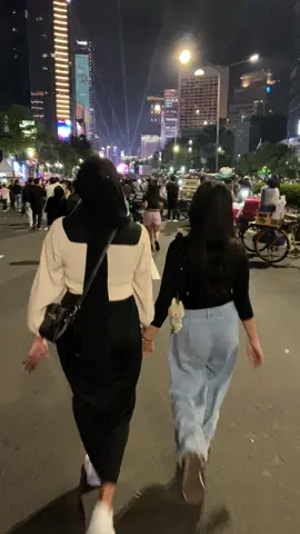 Bundaran hi #bahanswmu #mentahanvideo #vidiomentahan #prankvideo #mentahannyetir #storywa #bahanstory 