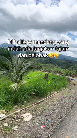 Info supaya jalan desa lakas di baiki kypa brpa tahun dan kda pernh dapat jalan baik pdhal jaln desa kayanya buhan pian harus Survei biar tahu 🤣🤣🤣 ##fyp##hst##barabai##tilahan