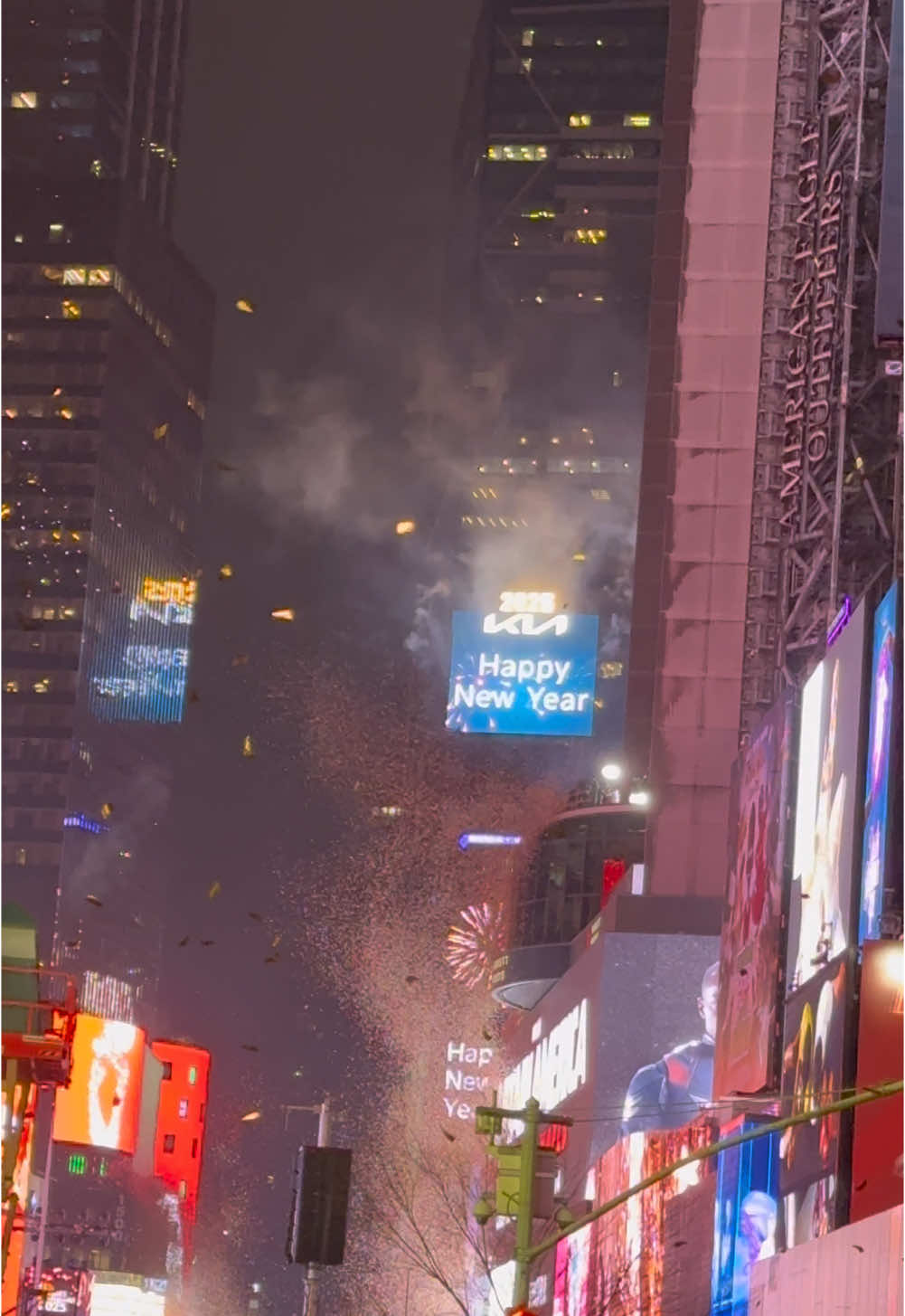 Happy New Year!🎉🥳😍🪩 #fyp #nye #2025 #balldrop #nyc #timesquare #carnival #planetfitness 