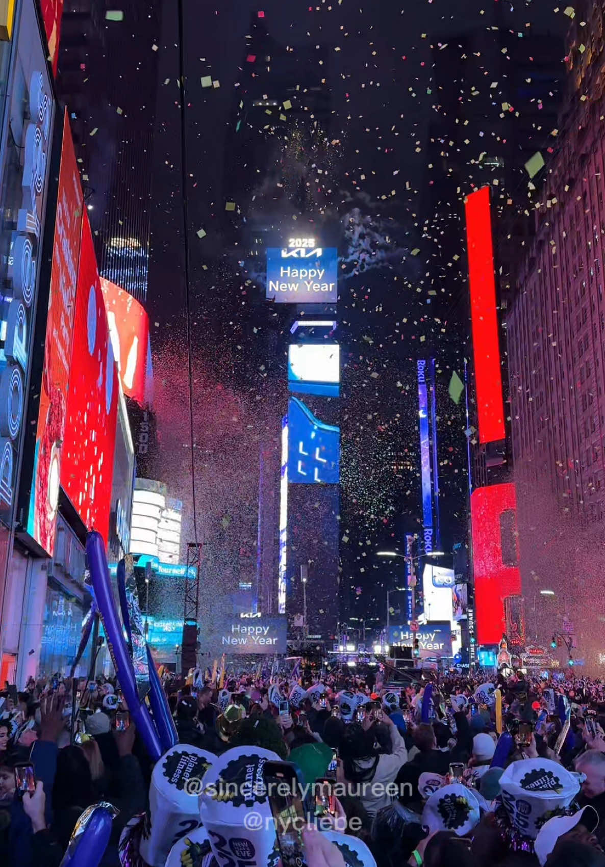 Hello 2️⃣0️⃣2️⃣5️⃣ 🎉 Wishing everyone a good, healthy New Year! Are you planning to visit New York in 2025? #timessquare #timessquarenyc #happynewyear #hello2025 #newyork #newyearseve #balldrop #newyorkcity @Times Square NYC 