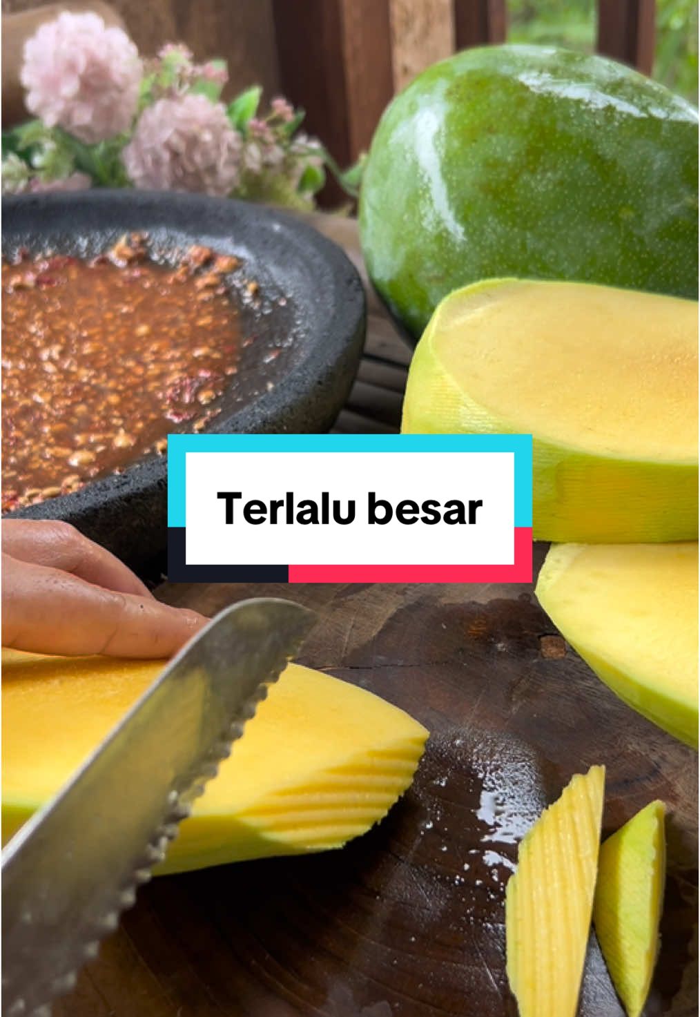 Ngupas nya susah,terlalu berat #rujakbuah #mangga #rujakmaklemak #rujakbuahsegar #manggabrazil #rujakmanis #manggamanis 