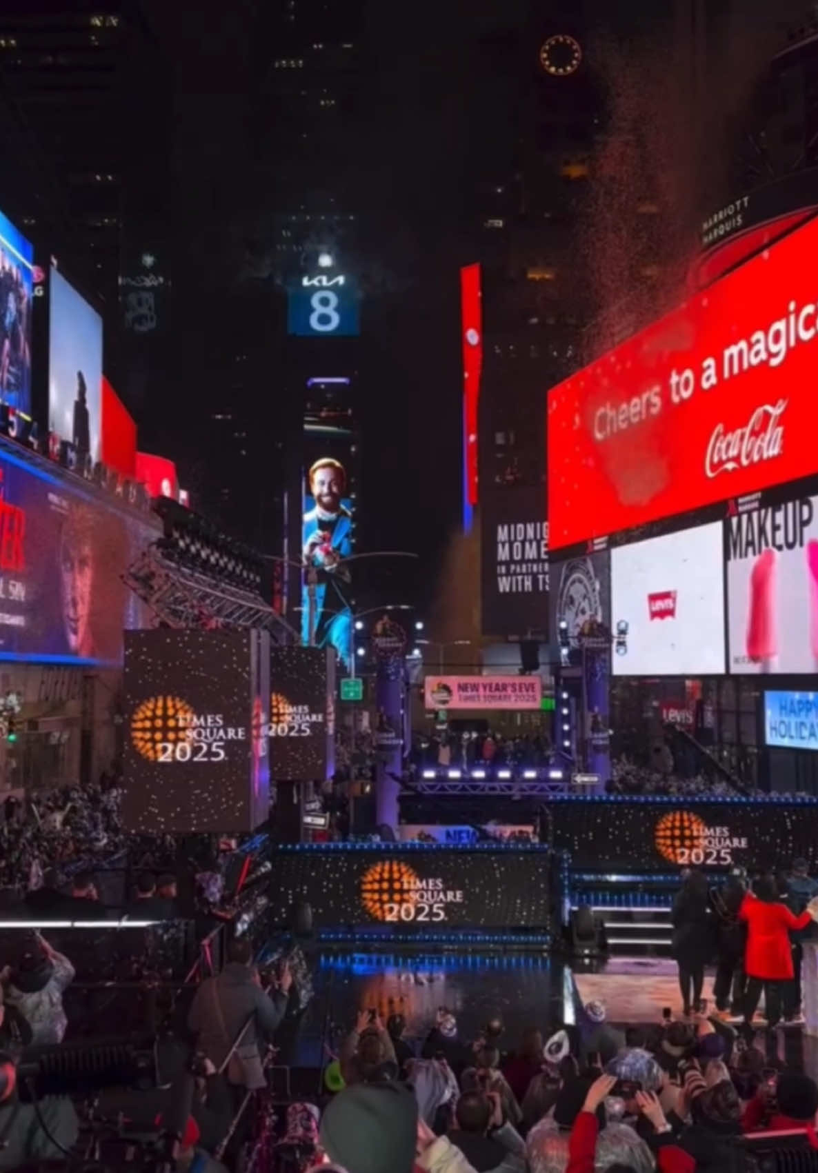 Feliz año nuevo New York City 🥂🎉 #happynewyear #happynewyear2025  #newyorkcity #timessquare 