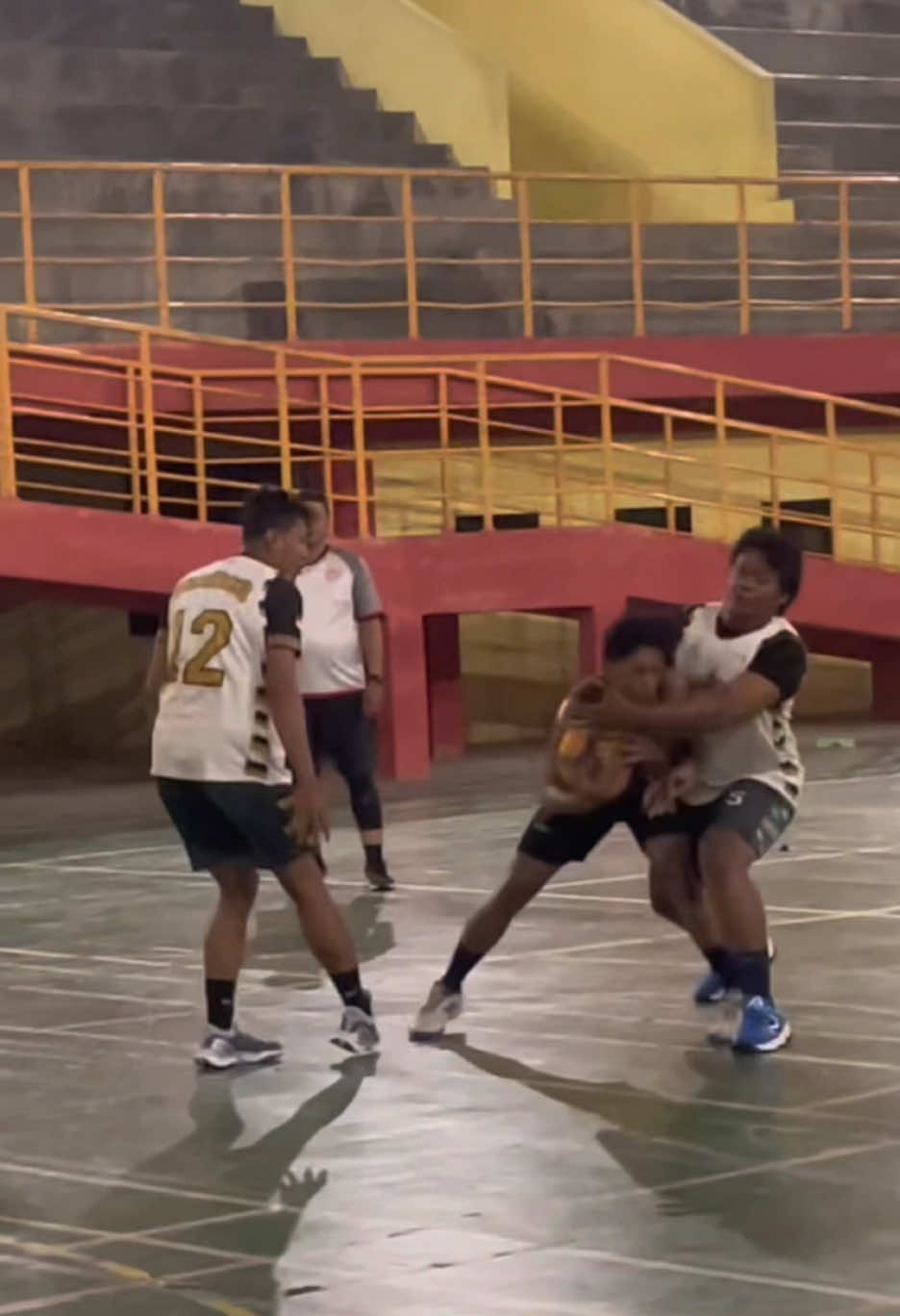 awali 2025 dengan nabrak hino dutro #fyp #basketball #3x3 
