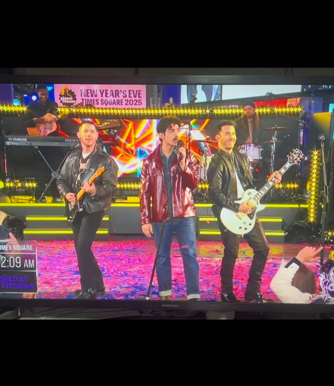 @Jonas Brothers on @New Year’s Rockin’ Eve, beyond excited for their 2025 plans! #jonasbrothers #joejonas #nickjonas #kevinjonas #2025 #newyearseve #newyorkcity #nyc 