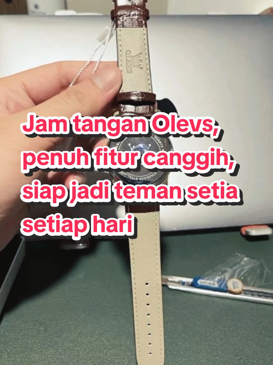 Jam tangan Olevs, penuh fitur canggih, siap jadi teman setia setiap hari! #jam #jamtangan #jamtanganpria #jamtanganoriginal #jamtanganviral #jamtangankeren #jamtanganmewah #jamtanganantiair #jamtanganolevs #jampria #olevs #olevswatch #olevswatches #olevsjamtangan 