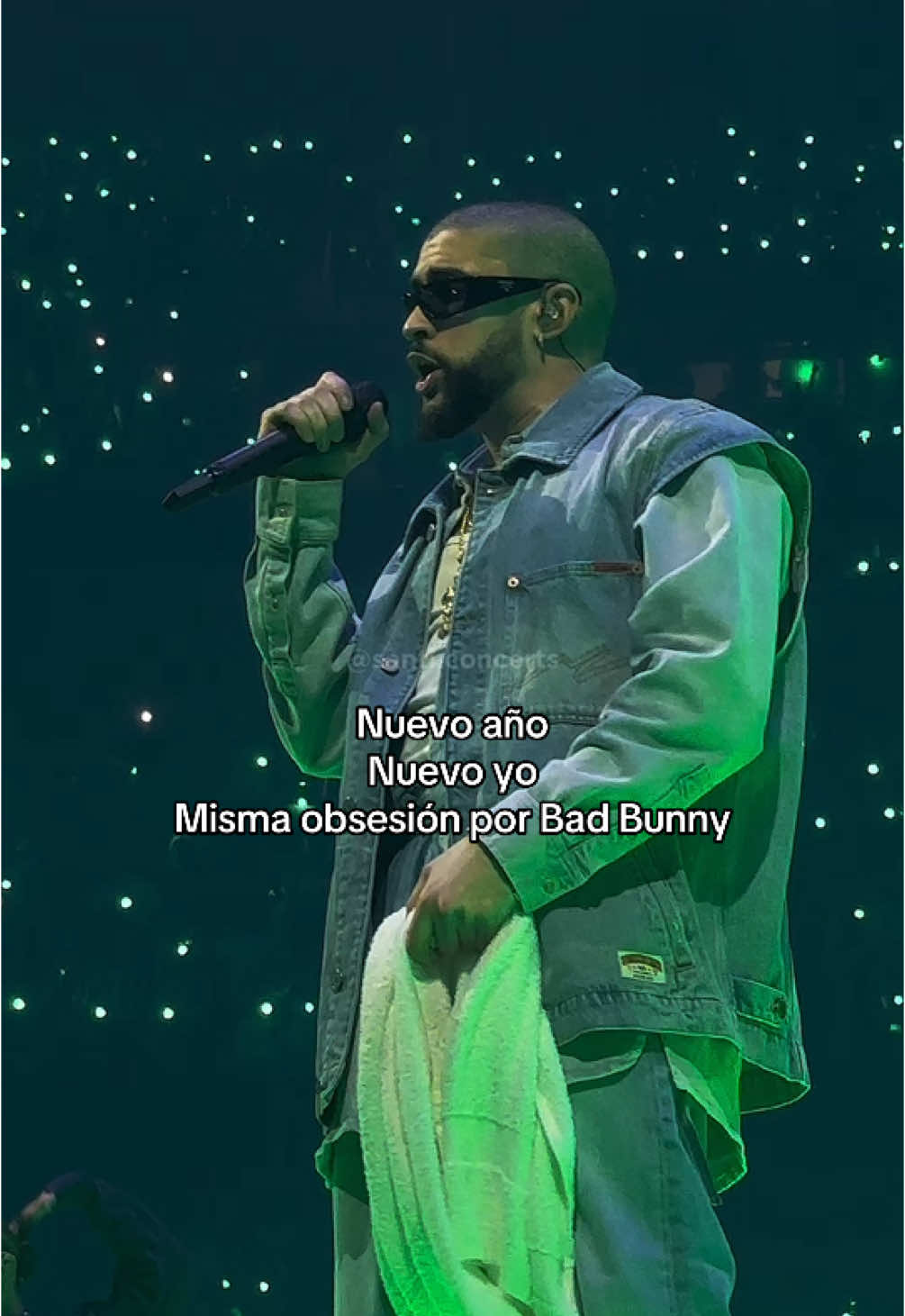 🐰🐰 #badbunny #badbunnypr #badbunnyconcert #badbunny🐰 #badbunnyfans #badbunnyedits #badbunnypr_oficial #badbunnybebebe #badbunnymexico #mexico #monterrey #conciertos #concerts #musica #tiktokmusica #debitirarmasfotos #dtmf #benito #unveranosinti #fyp #Viral #pitorrodecoco #2025 #añonuevo 