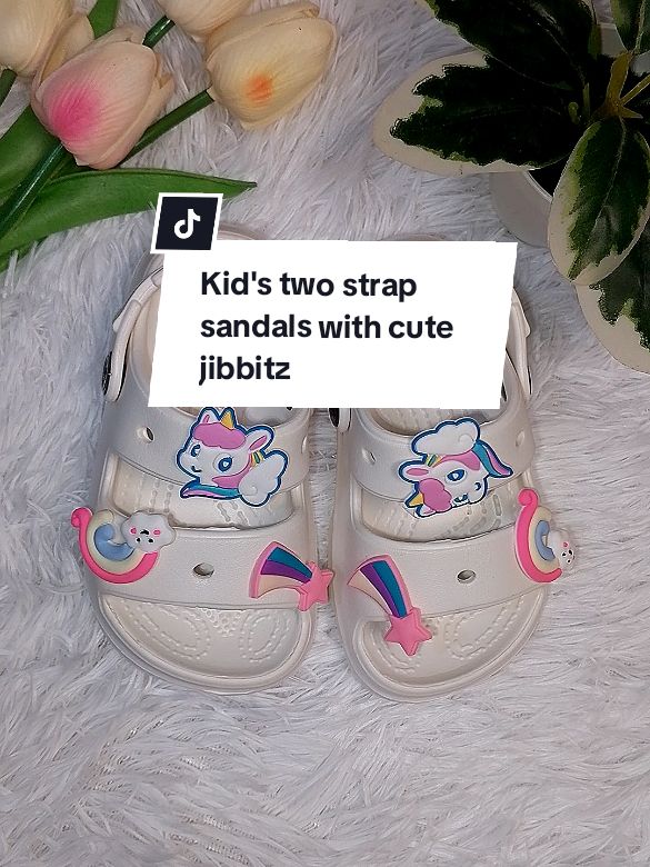 Pa-cute alert, mga Momshies! 🩴✨ Ang two-strap sandals na may adorable jibbitz, perfect para sa everyday adventures ni baby! 😍 Comfy, stylish, at swak sa budget! I-order na at gawing extra cute ang bawat hakbang ni bunso! 🥰👶 #MomshiesApproved  #SandalsForKids #CuteAndComfy #MomLifePH #AffordableStyle #OOTDKids #ProudMomshie #KidsFashionPH #LaroTimeReady 