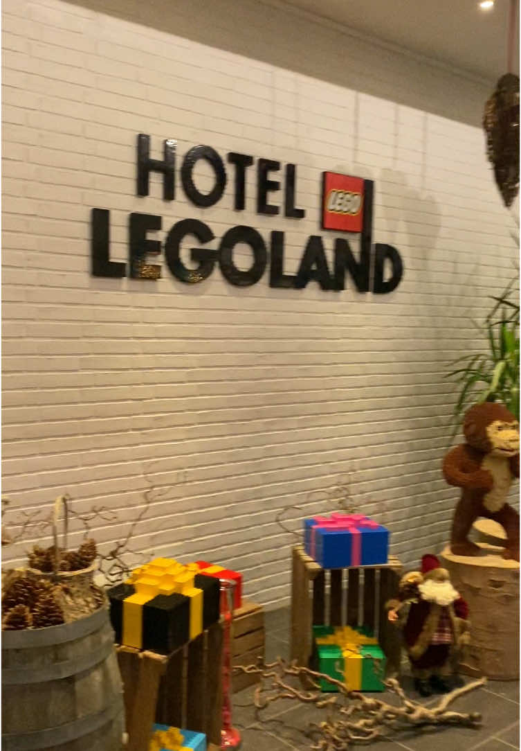 Amazing hotel for kids! Hotel Legoland, Billund, Denmark 🇩🇰  #christmasvacation #legoland #billund #familytravel #travel 