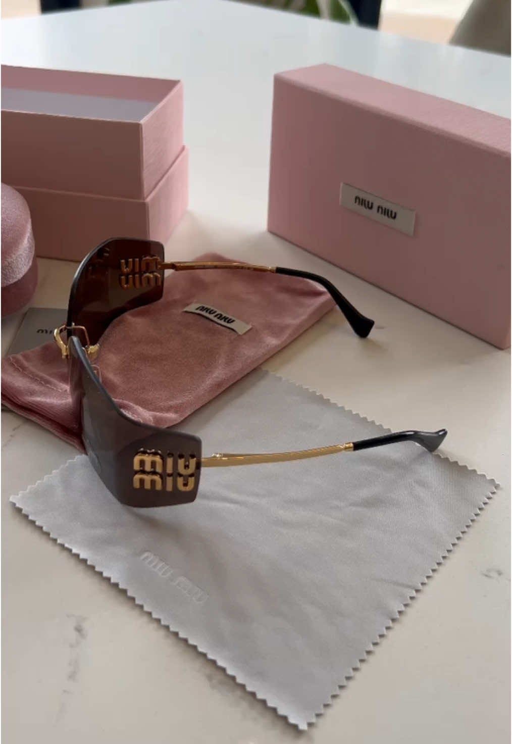 MiuMui sunglasses 🕶️  AVAILABLE immediately  Whatsapp ☎️ 0834856259 #sama28tiktok #miumiu #sunglasses #highquality #Summer #sama28❤🔥🔥 #trendingtiktok #viraltiktok #fypシ #foryourpagetiktok #qualitycontent #sama28 #ticktock #foryourpage