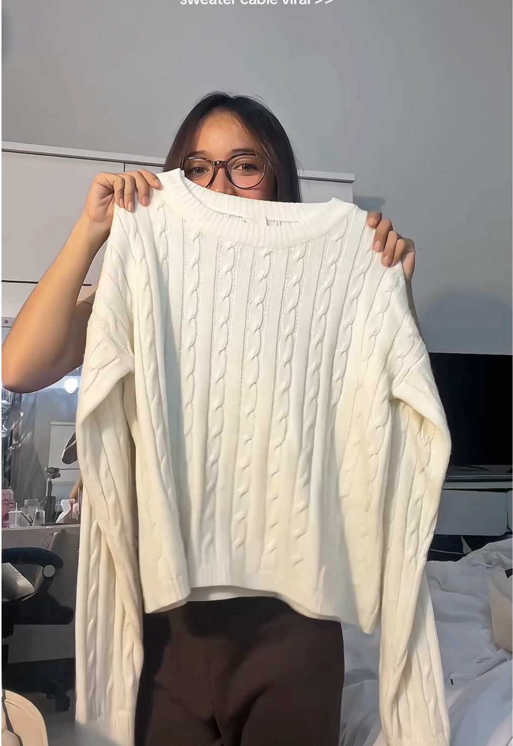 try on sweater cable nigoo 👚✅❄️ tebal & comfy banget🙌🏻 #outfit #outfitideas #outfitngampus #jaketwanita #sweater #sweaterwanita #bajuaesthetic #OOTD #ootdfashion 