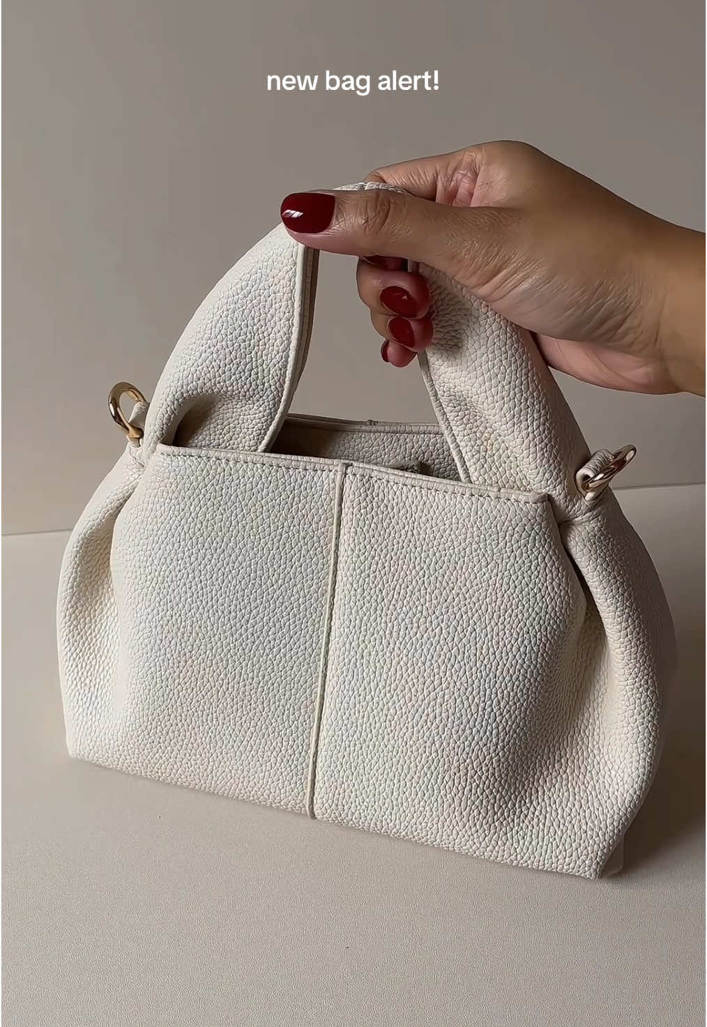 bagong magttrending bag nanaman! sooo inlove with this pòlèné inspired bag 🥹🤍 @Bostanten PH #bag #bagforwomen #newbag #fashionbag #bagrecommendation #bostanten #bostantenph #trending #viral #fyp 