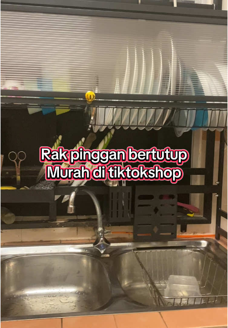 Dapur nampak lebih kemas and bestnya jimat ruang 😊 fara suka sbb die boleh tutup sbb nak elak dari cicak dan cik lipas memalam. Material stainless steel, so die tak karat 😍 harga pun murah and free shipping 🫶🏻🫶🏻 #dishrack #rakpinggan #rakpingganmangkuk #dishrackorganizer #tempatpinggan #tempatpingganbertutup #rakpingganbertutup #rakpinggansinki #rakpinggan 