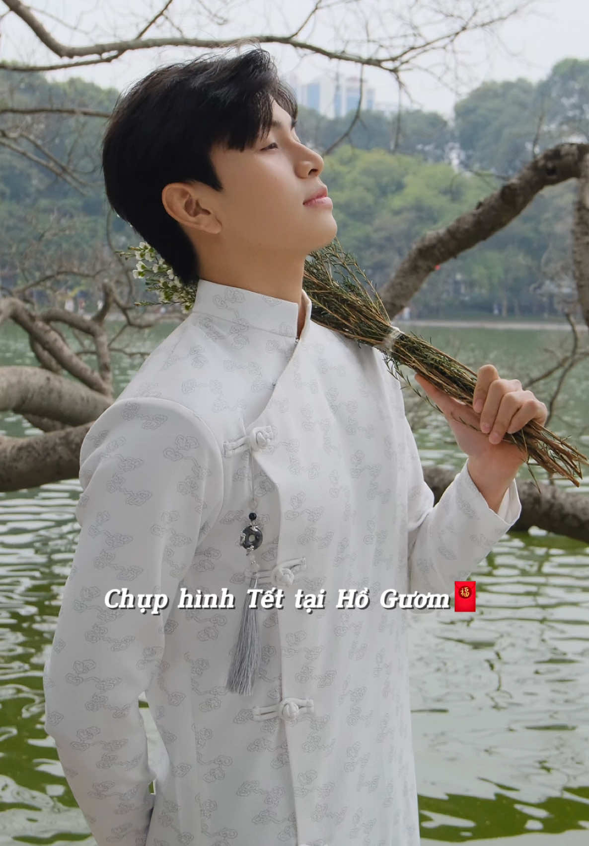 “5 quan đổi lấy miệng cười”🧧 #aodaivietnam #chuphinhaodai #LearnOnTikTok 