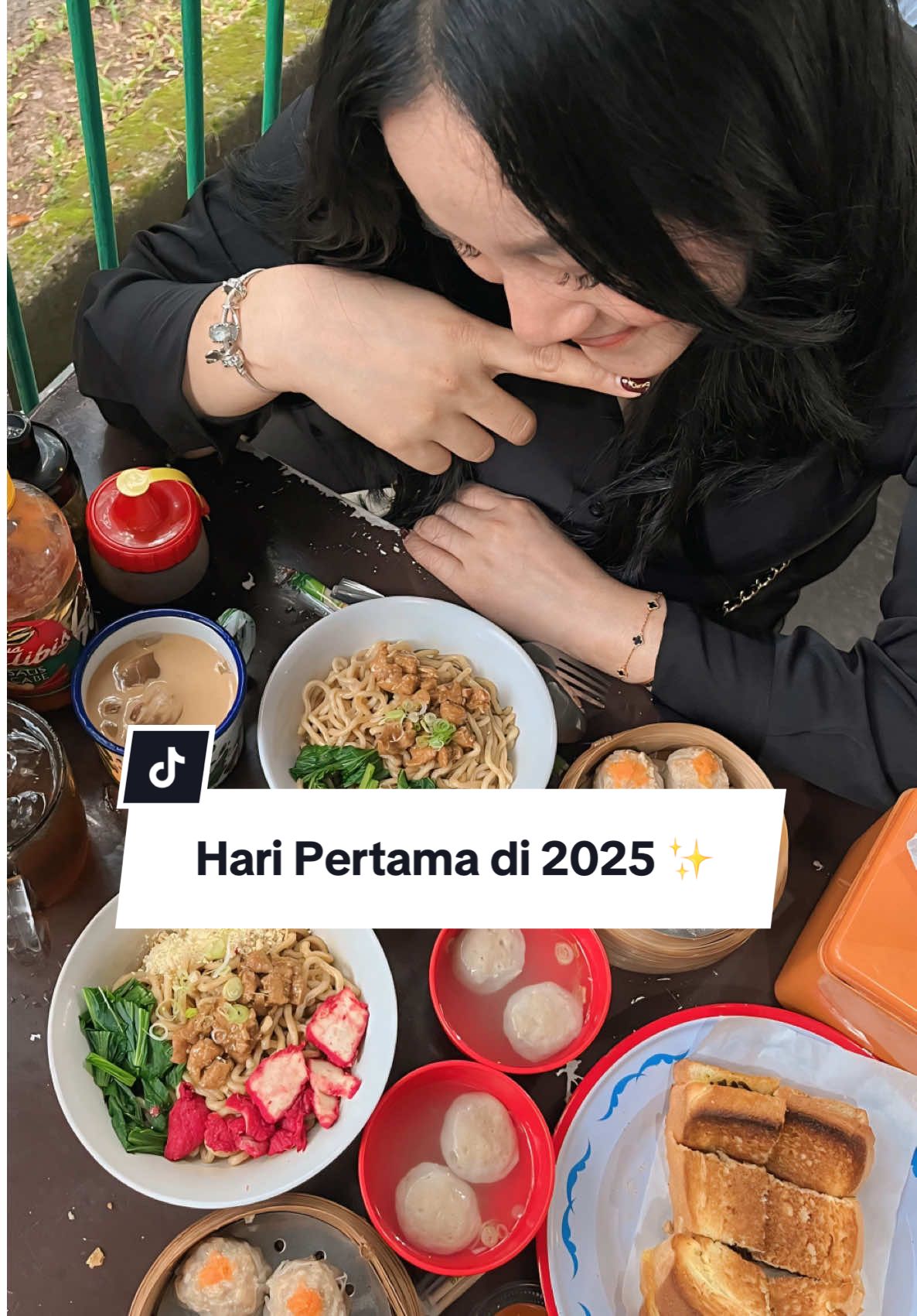 2025 pertama Cobain yg fomo di karawang 🍜@olyne  #momanddaughter #bestie #newyear #dailylife 