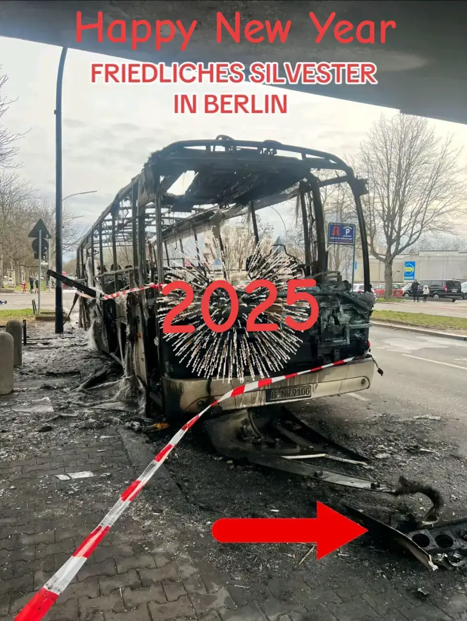 #berlin #berlinbrennt #silvesterberlin #feuerwerk #abbruch #neukölln #neuköllnvibes #silvester #sonnenallee #hermannstraße #dertagdanach #böllern #newyear #fireworks #2025fail #fail #fyp #hamburg #köln #germany 