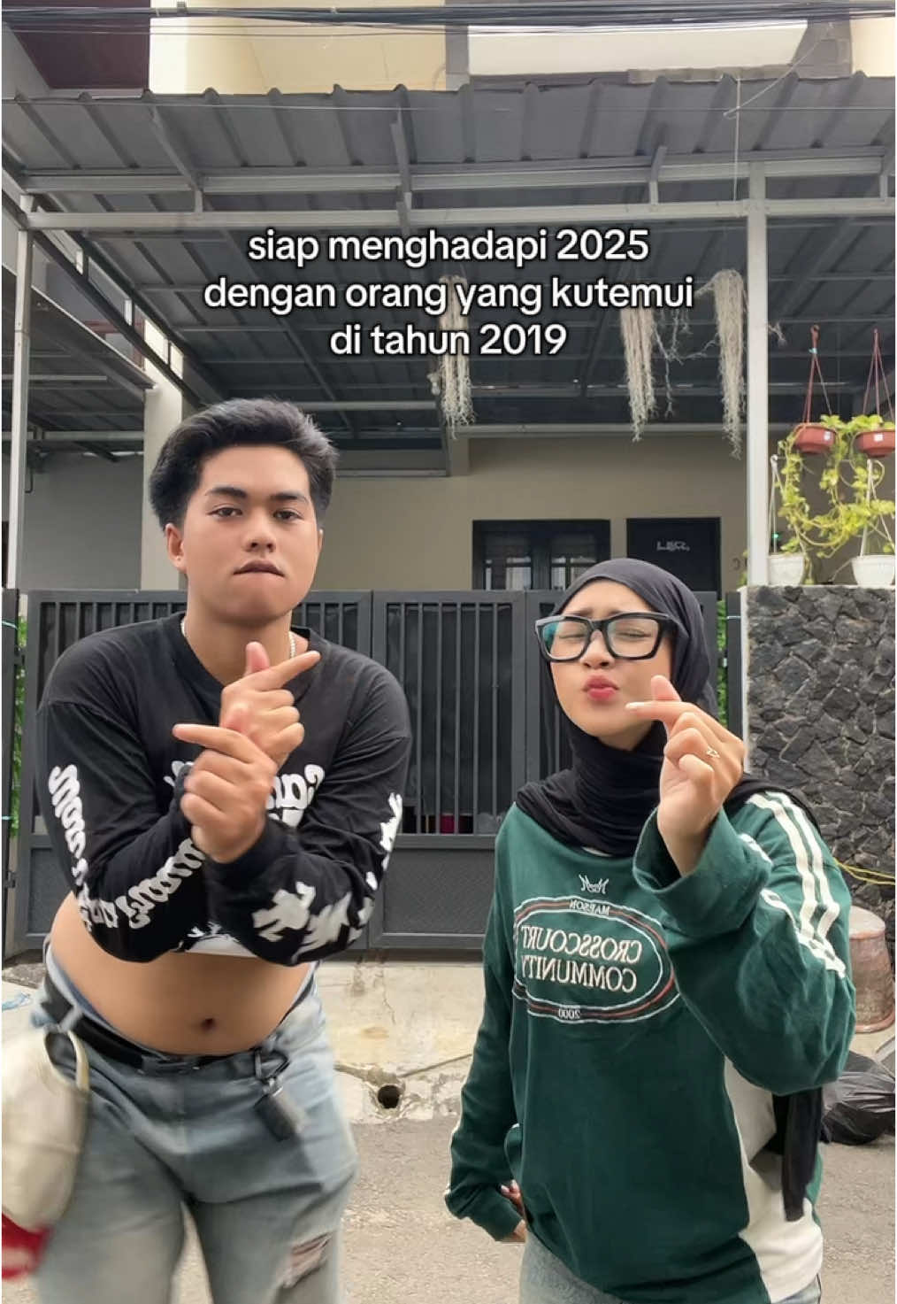 tahun berapapun dijabanin🫰🏻 @kaice ✮ @zidane #ziandkai #couplegoals #coupletiktok #couplecomedy #funnyvideos #funnycouple 