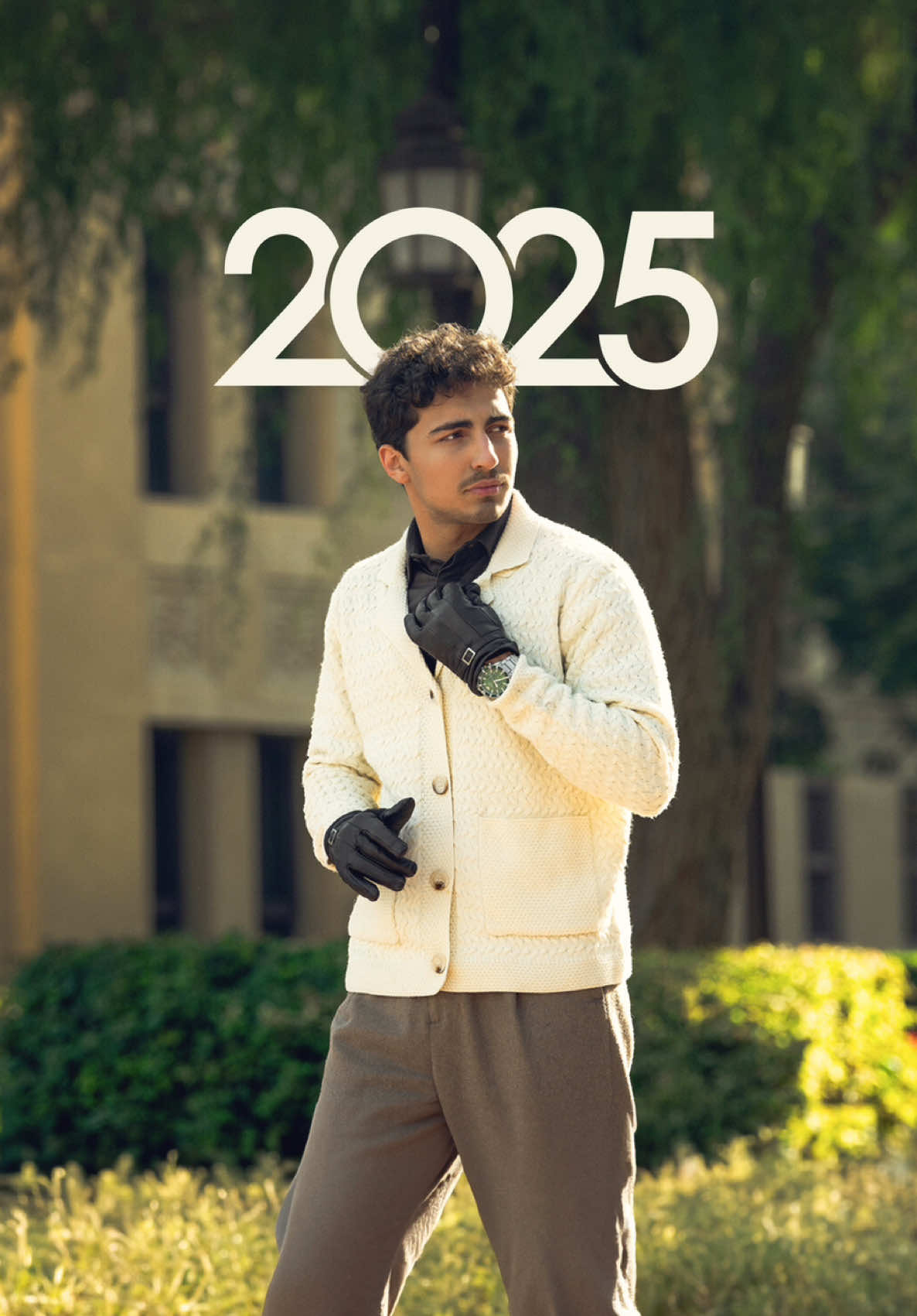 سنة 2024 كانت غير! 🤍 من تقلبات لنجاحات…بعمري ماكنت متصور كون موجود بهالمكان معكم اليوم، اني سافر وسوي أفلام؟ انو يكون عندي أكتر من نص مليون محب؟ أبداً ماتخيلت هالشي. شكراً لكل حدا كان جنبي وان شاءالله سنة 2025 تكون أفضل وأفضل… #TikTokAwards 