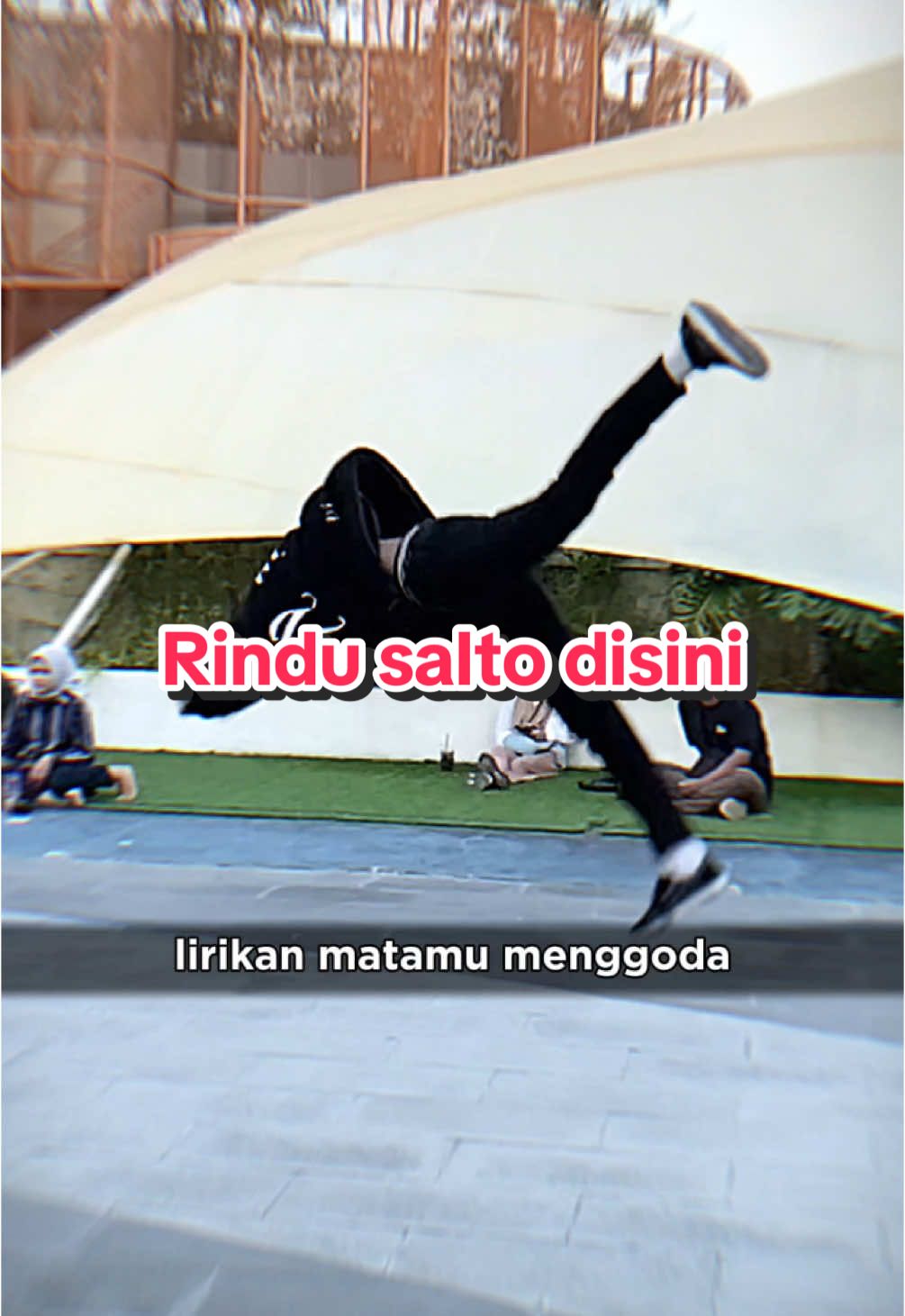 Salto dulu ditempat umum 