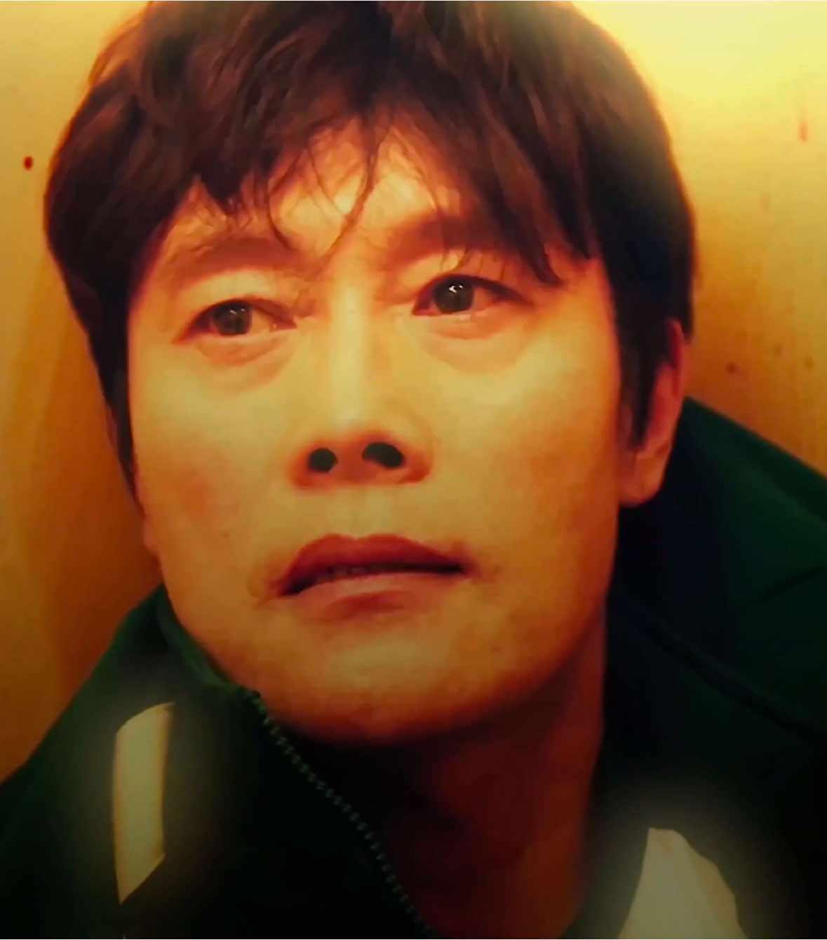 Bro was keepin his eyes on him the whole time like.. chill he’s all urs 😭🙏 #fy #frontman #leebyunghun #squidgamenetflix #squidgameedit #edit @𝐿ina 