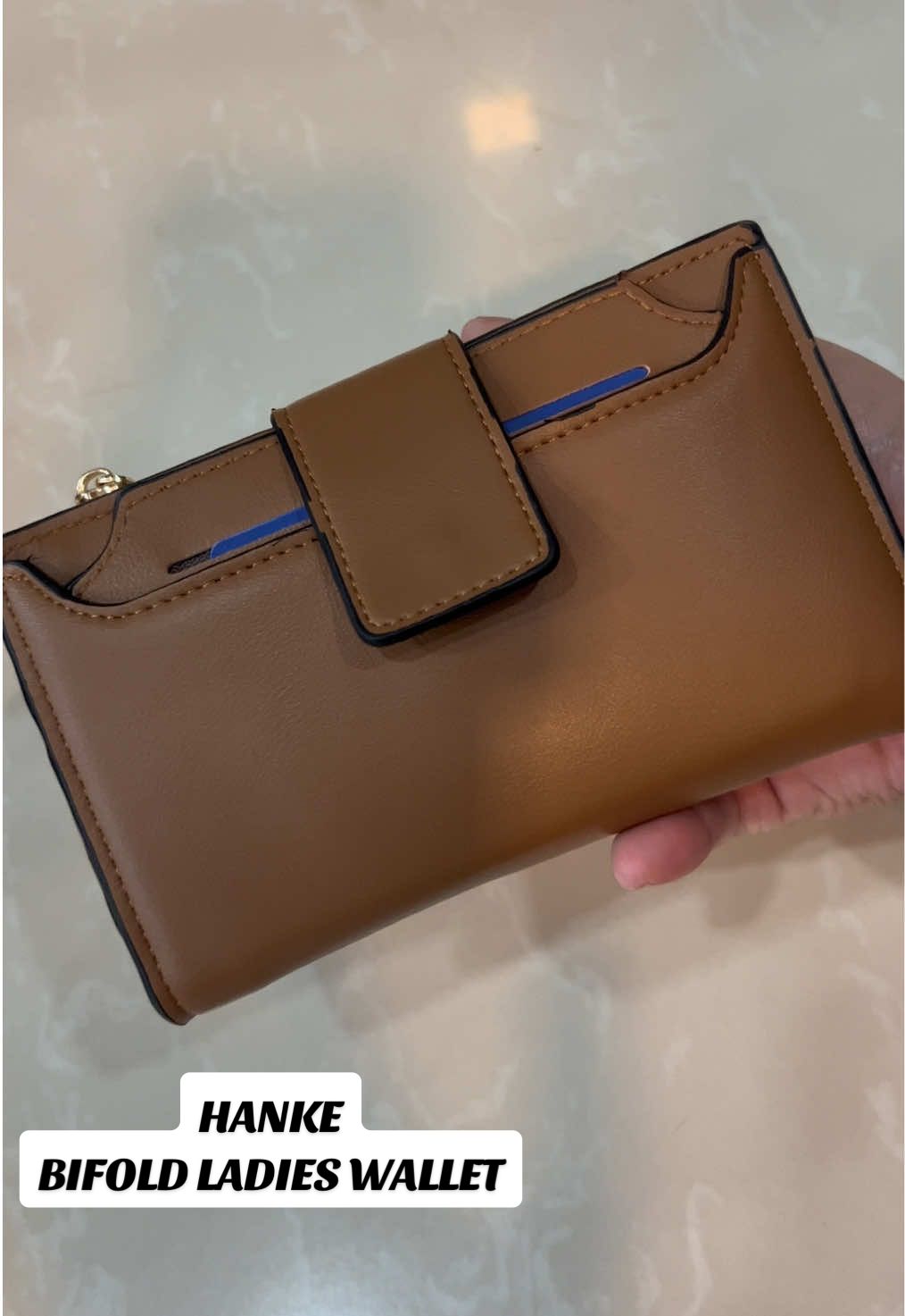 Perfect color of the year na wallet by Hanke #wallet #brownwallet #ladieswallet 