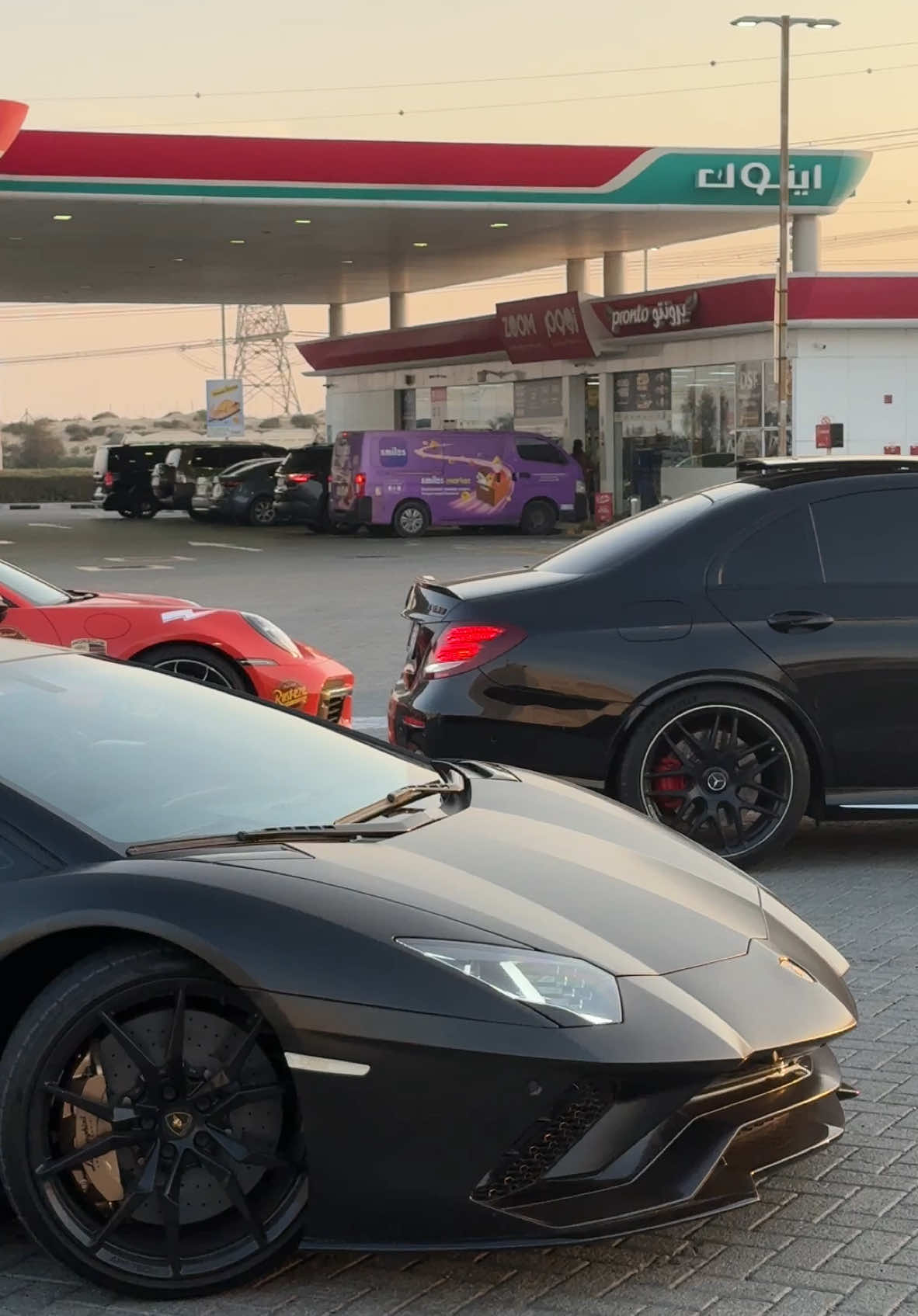 We cause car shows at gas stations 😉 #cars #car #dubai #dbx #dxbwheels #uae #dxb #gasstation #supercars #supercar #sportscar #carscene