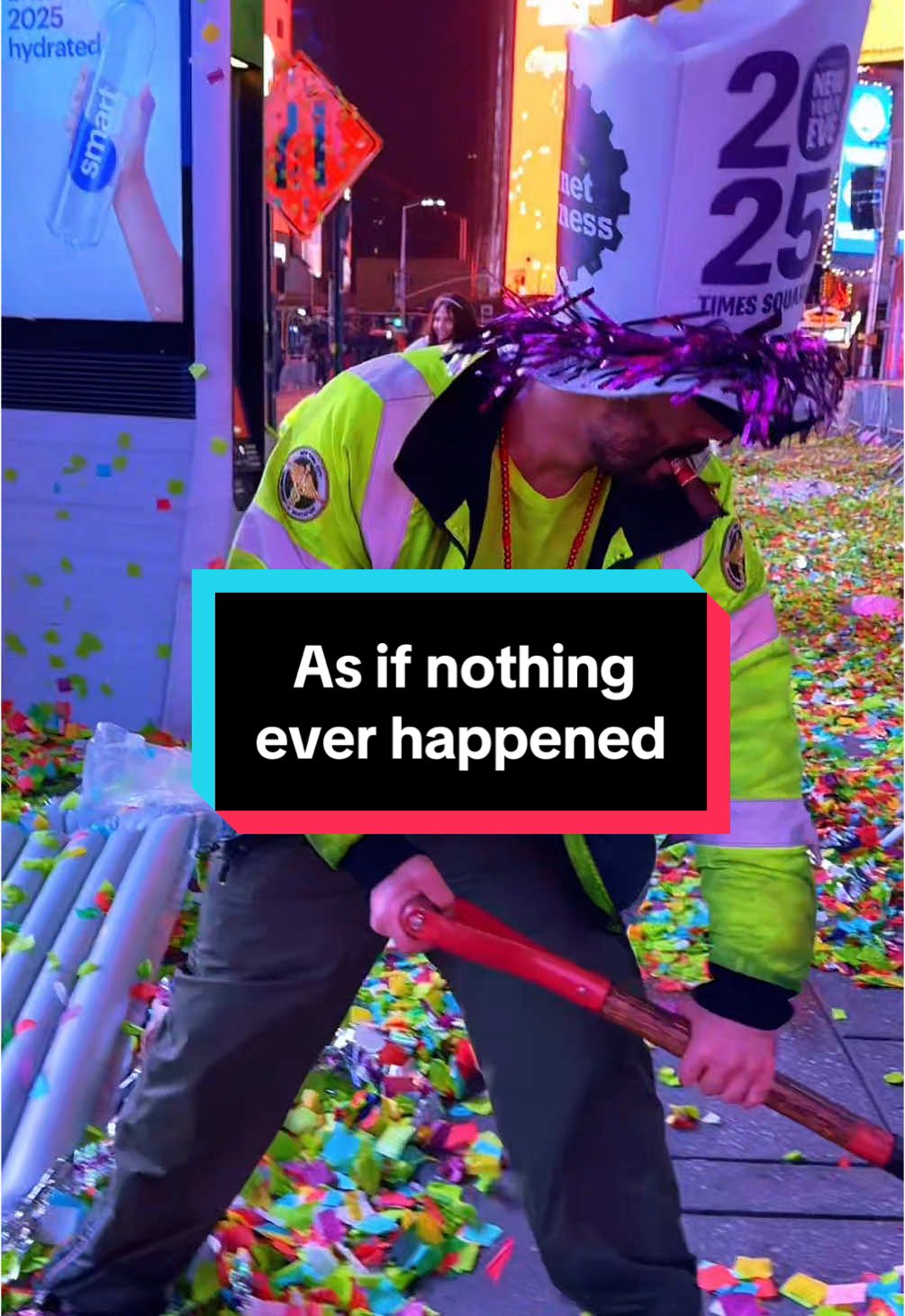 Sanitation workers dis the best job last night👏🏽 #nyc #nye #balldrop #timessquare #timessquarenyc 