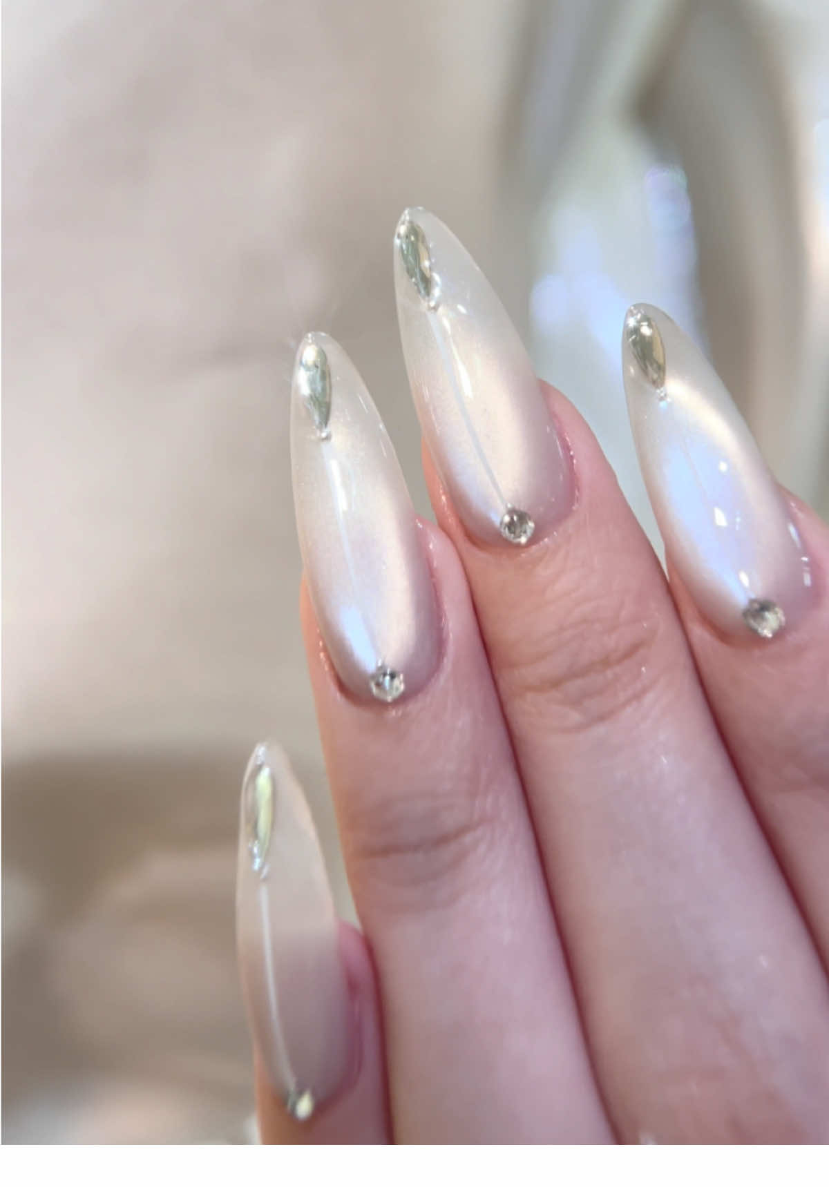 Bộ này ở ngoài đẹp x10000  #naildesigns #CapCut #nails #xh #nailđẹp #tiktok #nailboxthietkemongup #viral #fyp #nailbinhduong #nail2025 #matmeo #matmeokimcuong #nail #nailcodau #nailcodausangchanh #matmeocucquang 