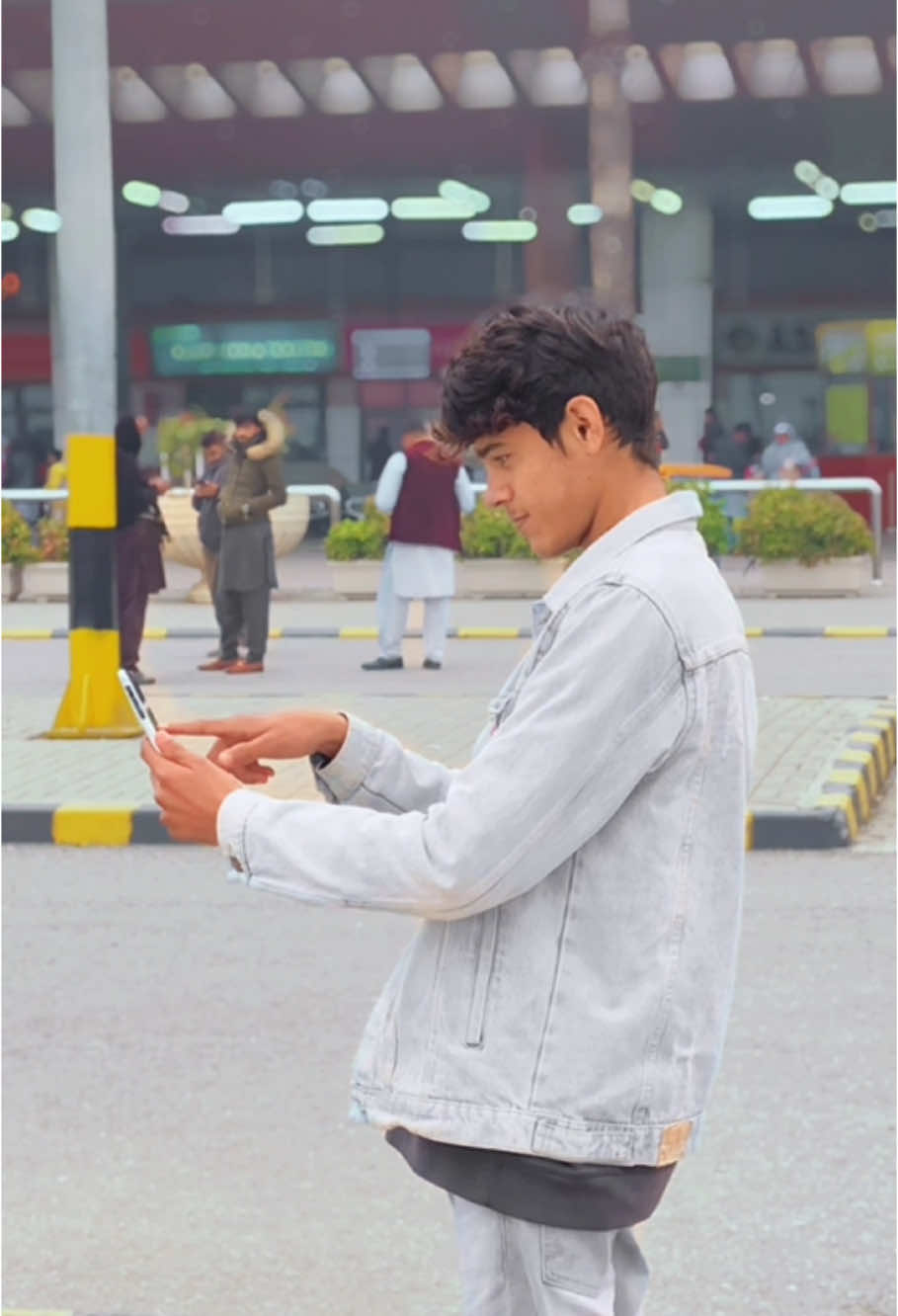 Caption?🙃🕊#foryou #foryoupage #fyp #fypシ #viralvideo #standwithkashmir #1millionaudition #100k #dontunderreviewmyvideo #tiktok #unfrezzmyaccount #viralvideo 