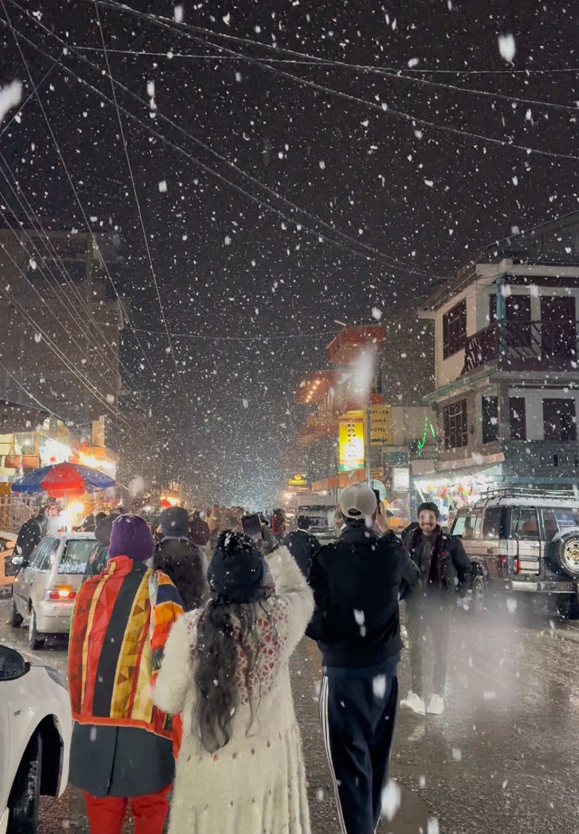 #livesnowfall #kalam #kalammallroad @Imran Khan Official 