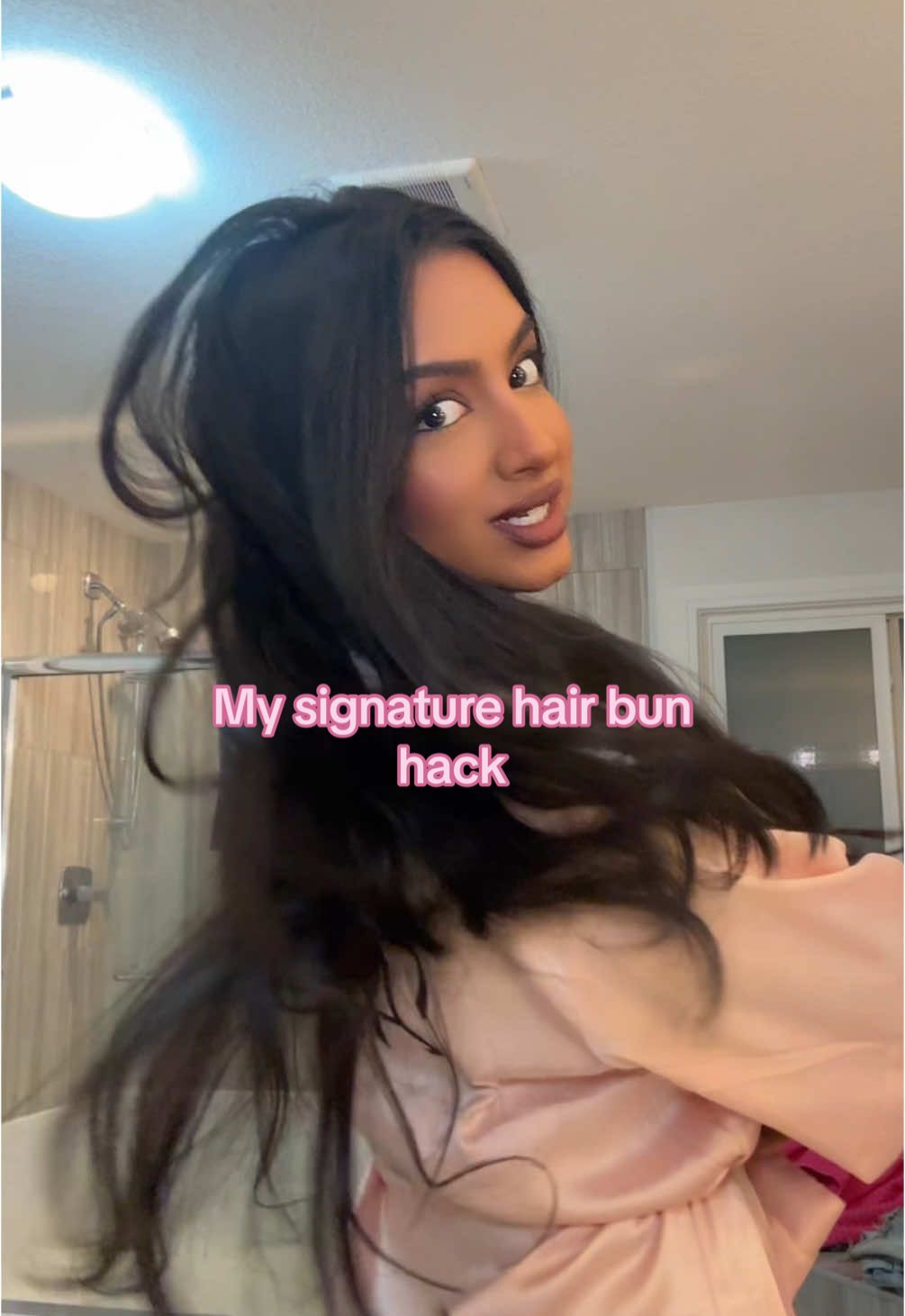 My signature soft waves #hairbun #hairhack #hairtok #hairstyle #messycurls #messyhair 