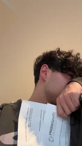 Der Moment nachdem ich es erfahren habe… Danke für all eure lieben Nachrichten. Ich werde operiert und hoffe, dass ich gut durchkomme. Danke für alles Fam❤️