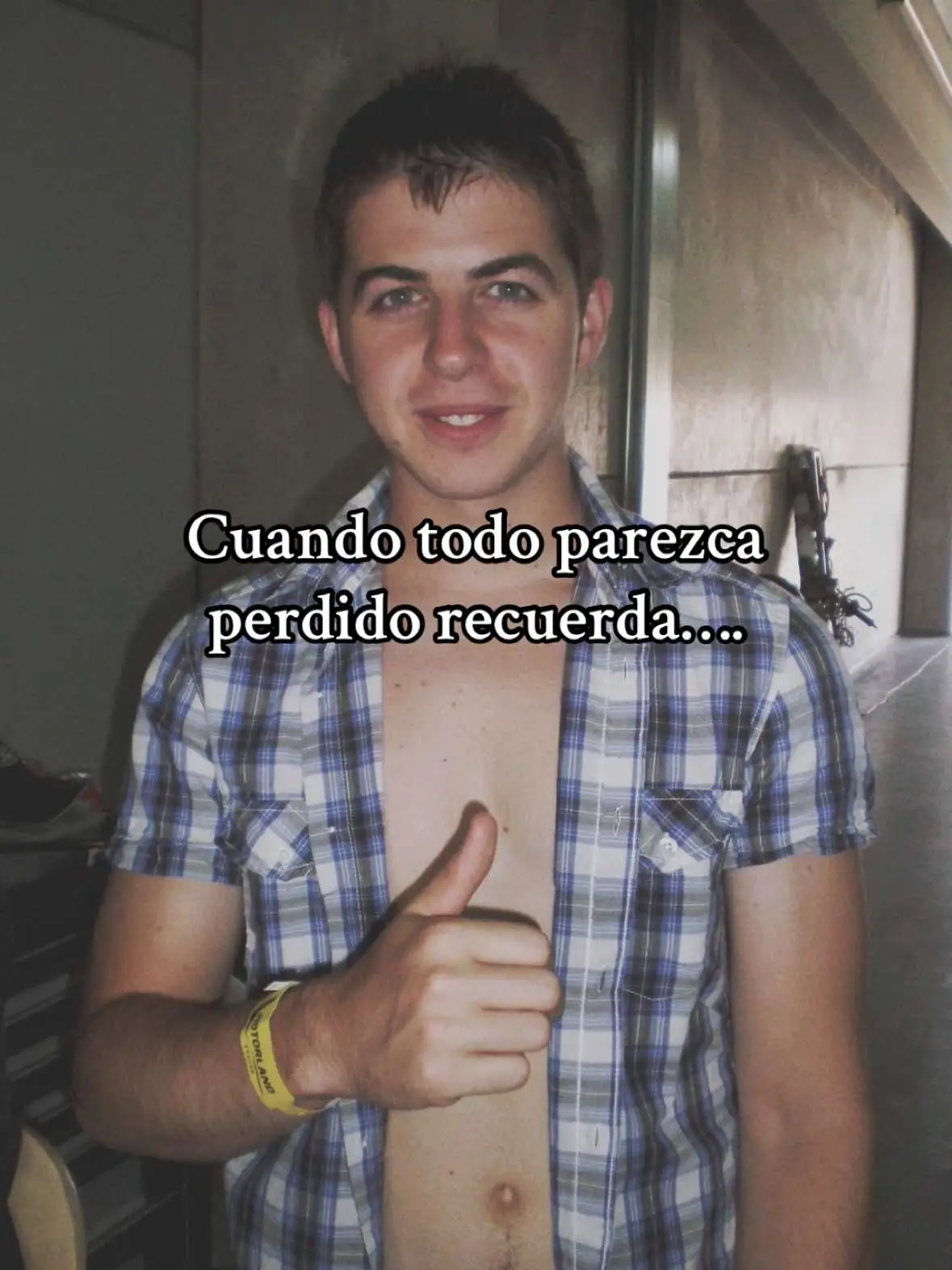 ¿Eres más pequeño que el problema? Dios te está poniendo a prueba No es momento de quejarse ni de meter excusas, es momento de actuar y demostrar lo que realmente vales. Tienes que disfrutar del proceso, y agradecer a Dios por los obstáculos que te pone Así forjarás al guerrero que Dios quiere que seas Envíame un DM si quieres ser un guerrero de verdad🙏🏼🏆💬. #mentor #motivación #exito #disiplina #cambio #derrota #cambiaturealidad 