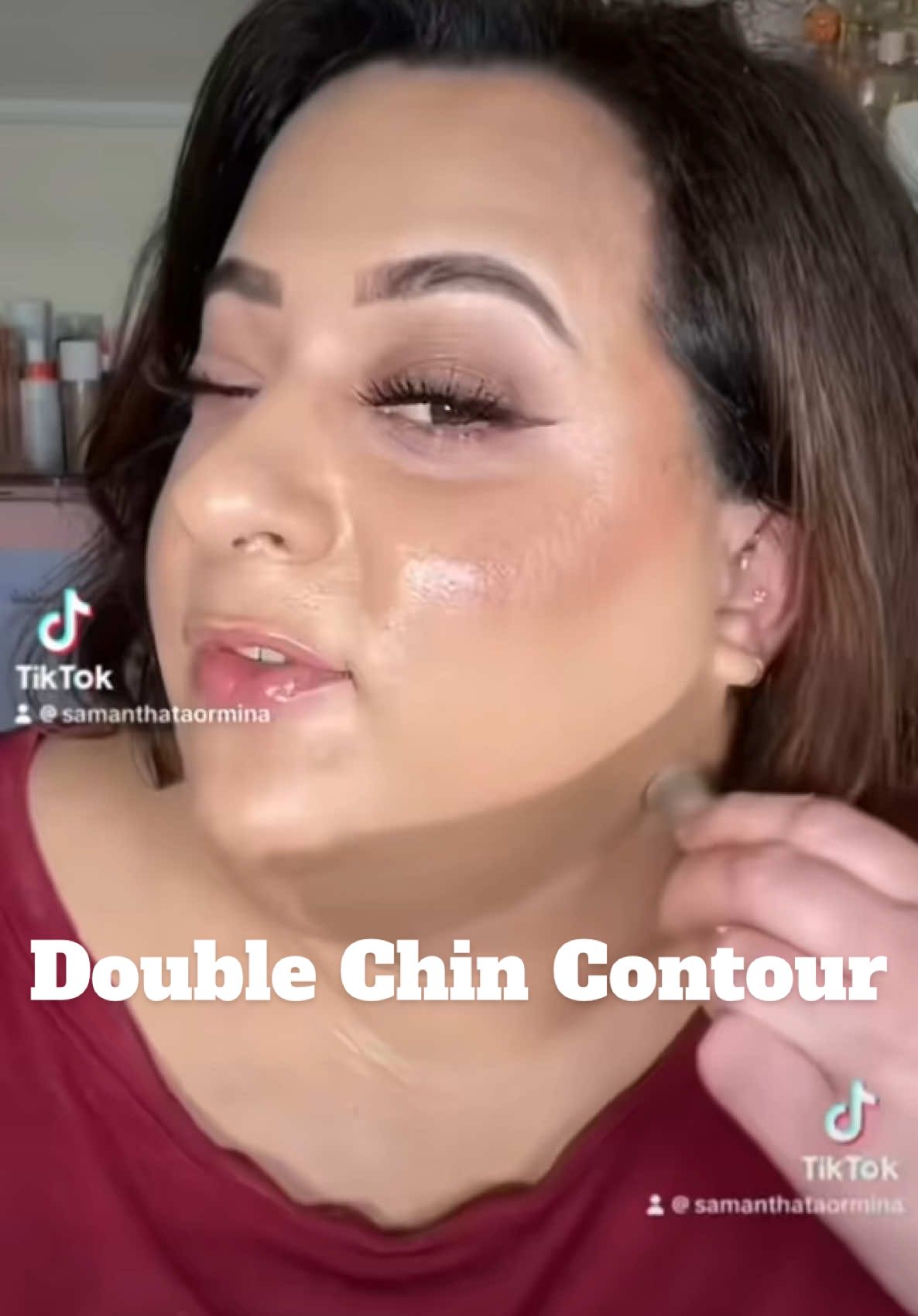 Double Chin Contour let’s start the New Year looking snatched #doublechincontour #contourhack #makeuphack #makeuptips #contour 