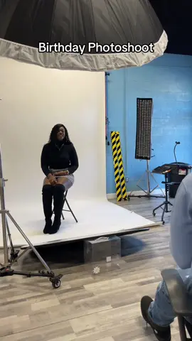 Birthday Photoshoots don’t have to be hard. Come find out. . @Original_Reese  . #detroitphotographer #michiganphotographer #portraitphotographer #studiophotography #studiorentals #birthdayphotoshoot 