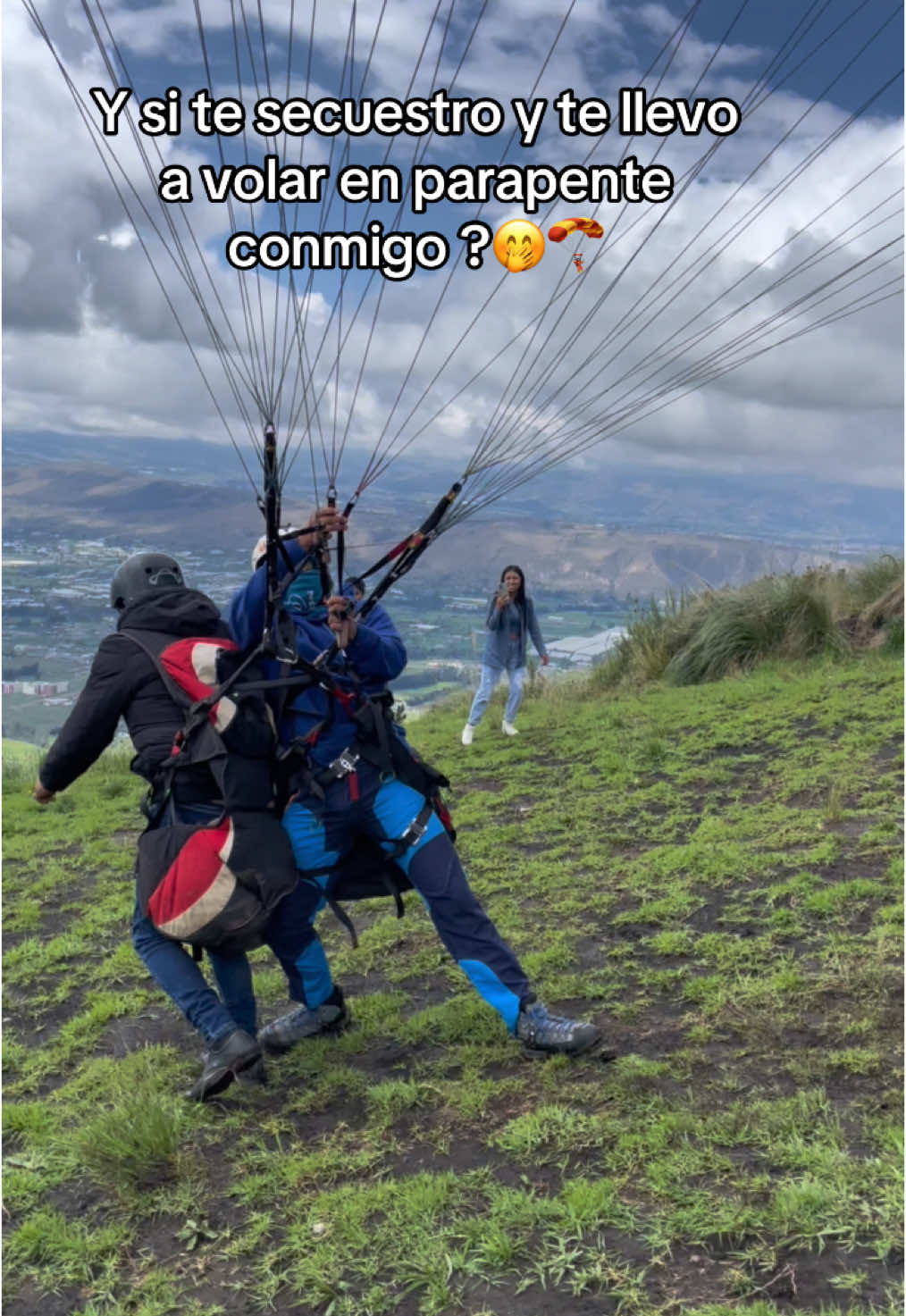 Y si te secuestro y te llevo a volar en parapente conmigo ?🤭🪂