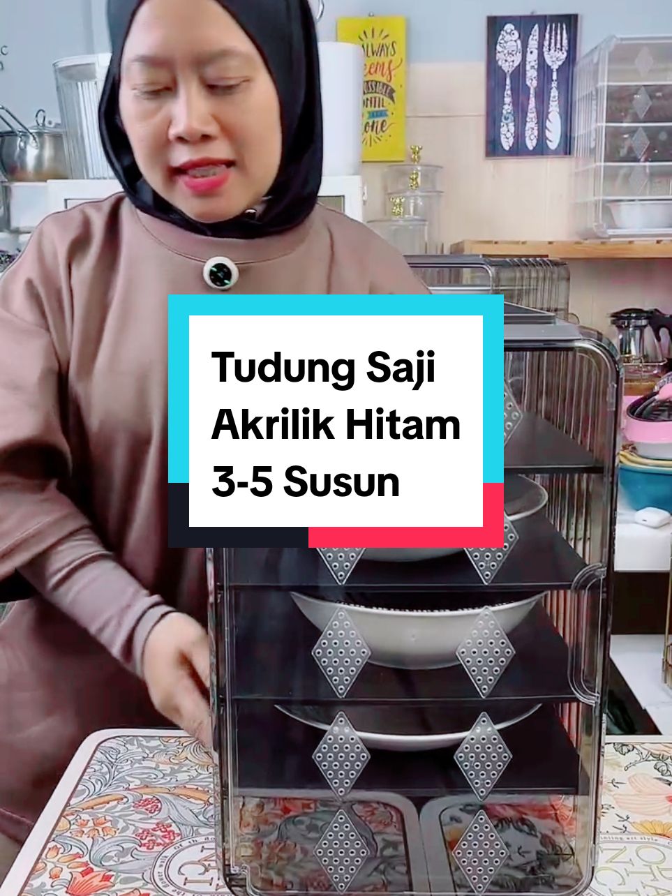 #LIVEhighlights #TikTokLIVE #LIVE  ✨ Tudung Saji Akrilik Transparan ✨ Lindungi makanan dengan gaya modern dan praktis! Tudung saji ini transparan untuk memudahkan melihat isinya, memiliki rak yang bisa dilepas-pasang, dan desainnya super compact – hemat tempat di dapurmu! Cocok untuk segala jenis makanan, membuat meja makanmu terlihat lebih rapi dan elegan. 🌟 Solusi ideal untuk menjaga kebersihan makananmu! 💥 Promo terbatas! Pesan sekarang dan nikmati kepraktisan dalam satu sentuhan. 📩 Klik link di bio untuk order sekarang! #TudungSajiAkrilik #PerlengkapanDapurPraktis #HematTempat 