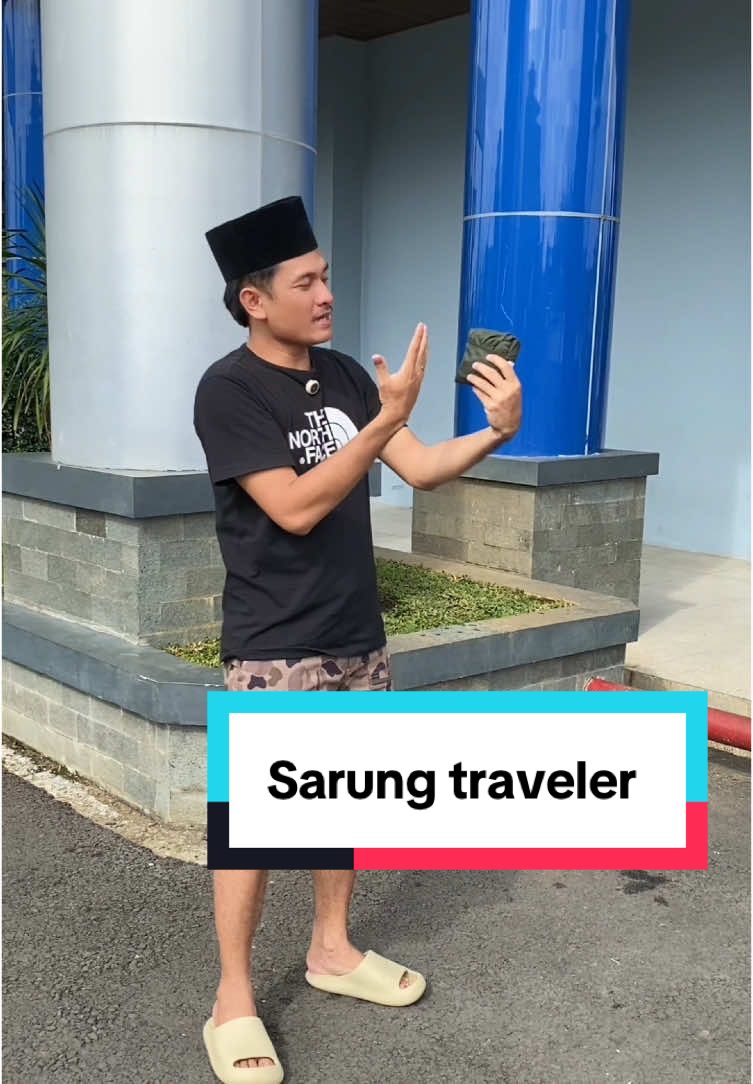 Buat kamu yang suka pakai celana pendek dan bepergian, wajib punya sarung traveler ini ya, link keranjang kuningnya sudah ada tuh , silahkan co #satungtravelerpria #sarungsholatpria #sarungsholattraveler #sarungtraveling #sarungsholatoutdoor 